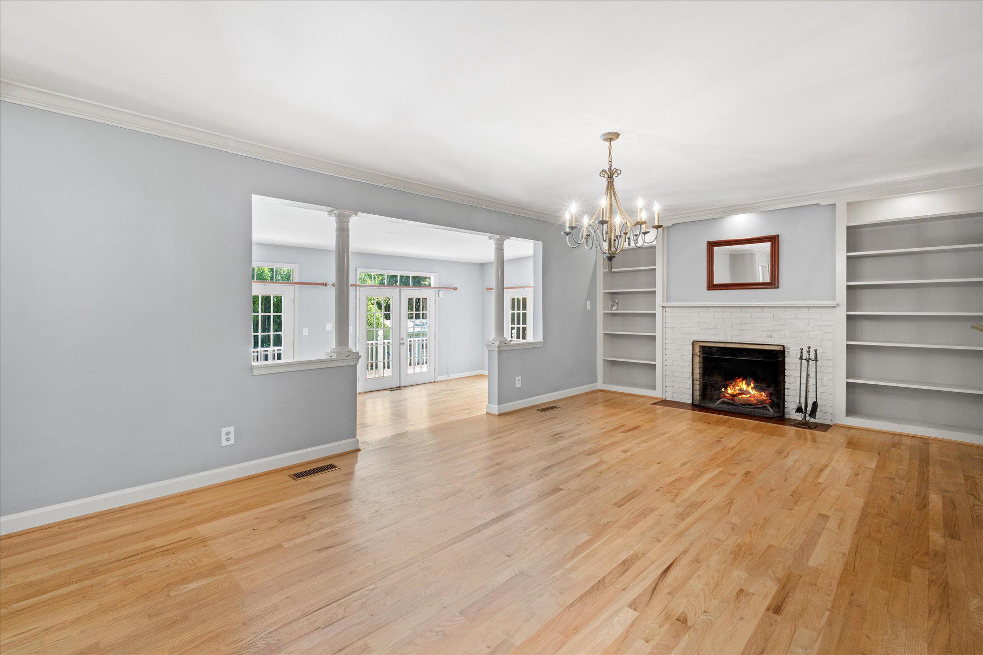 FIVE OAKS - Residential