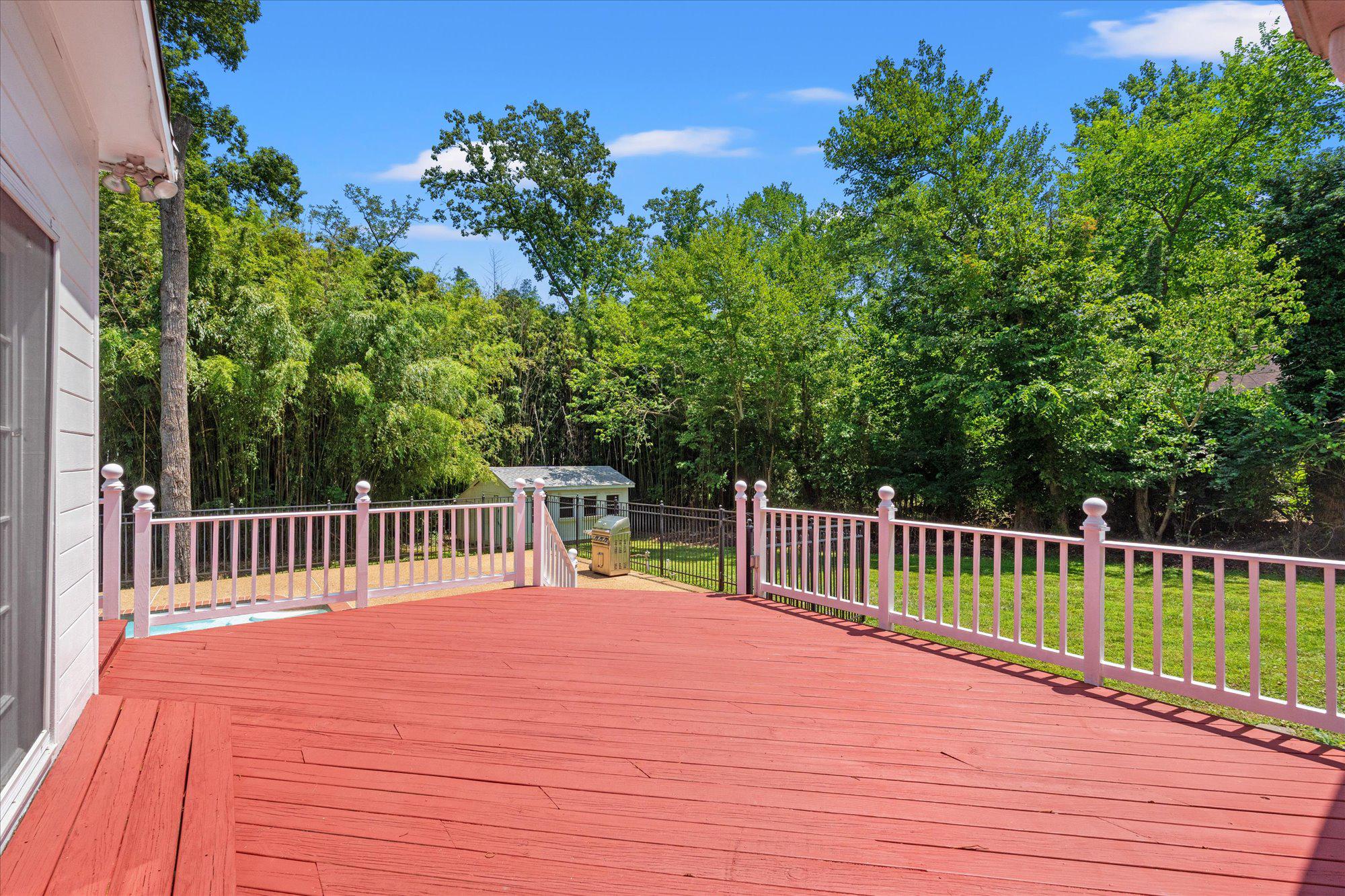 FIVE OAKS - Residential