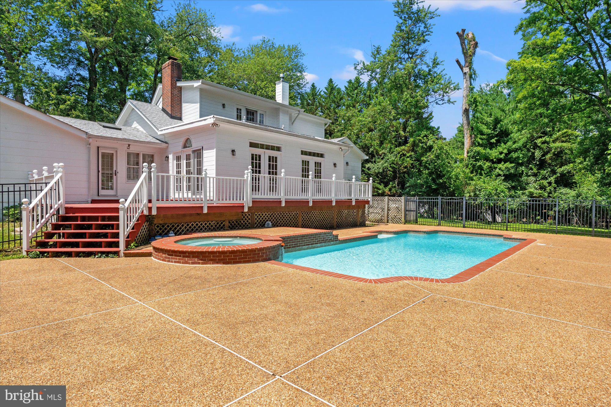 FIVE OAKS - Residential