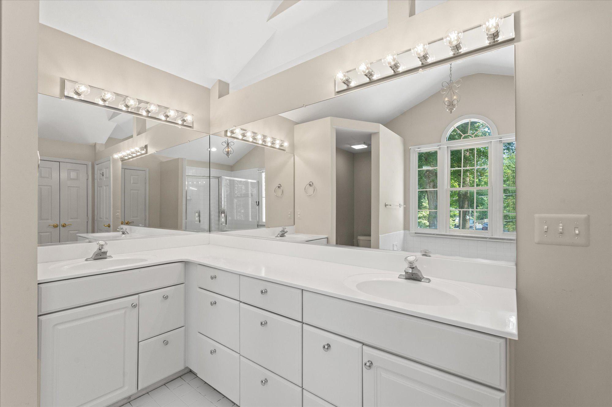 FIVE OAKS - Residential