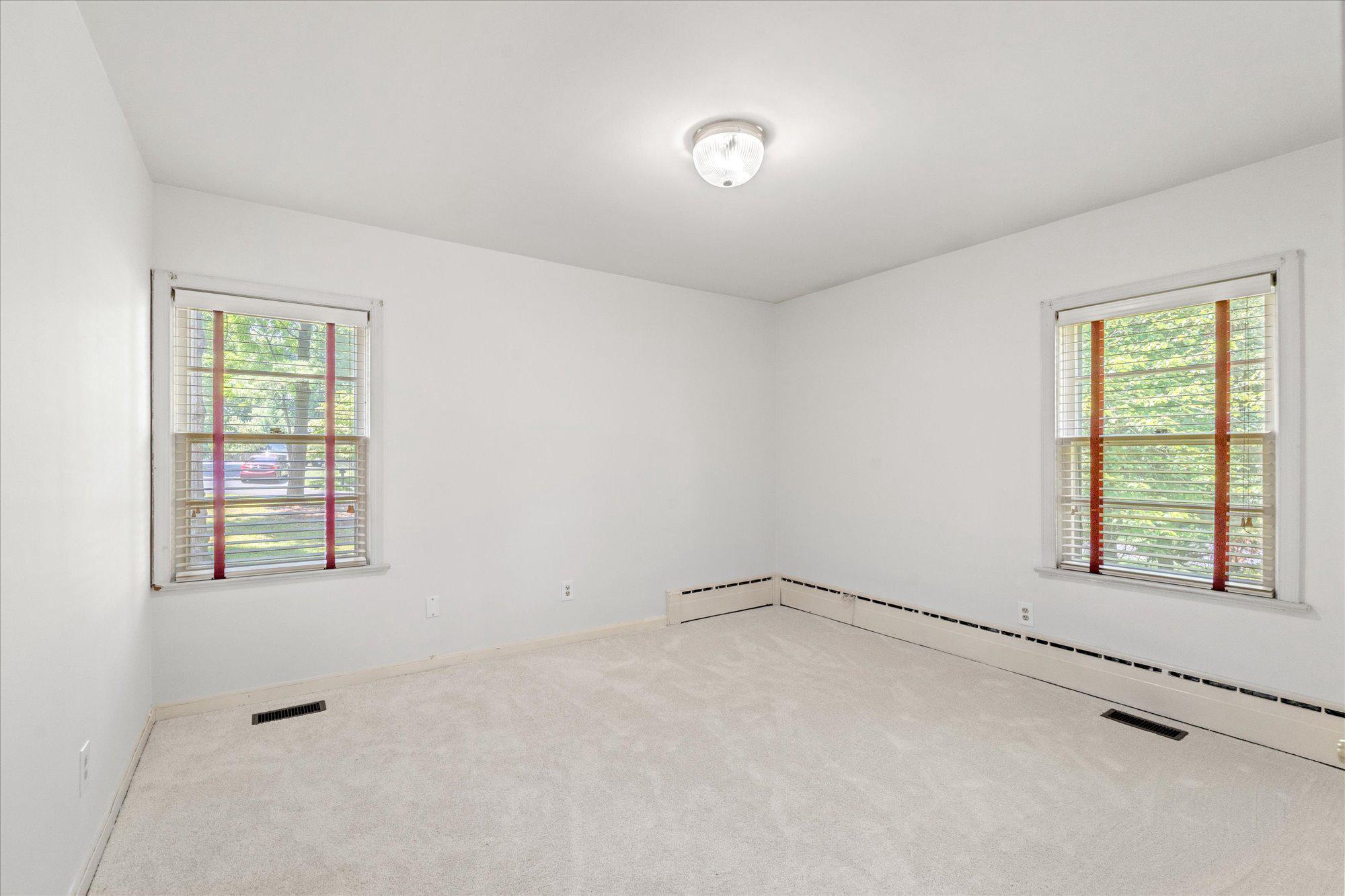 FIVE OAKS - Residential