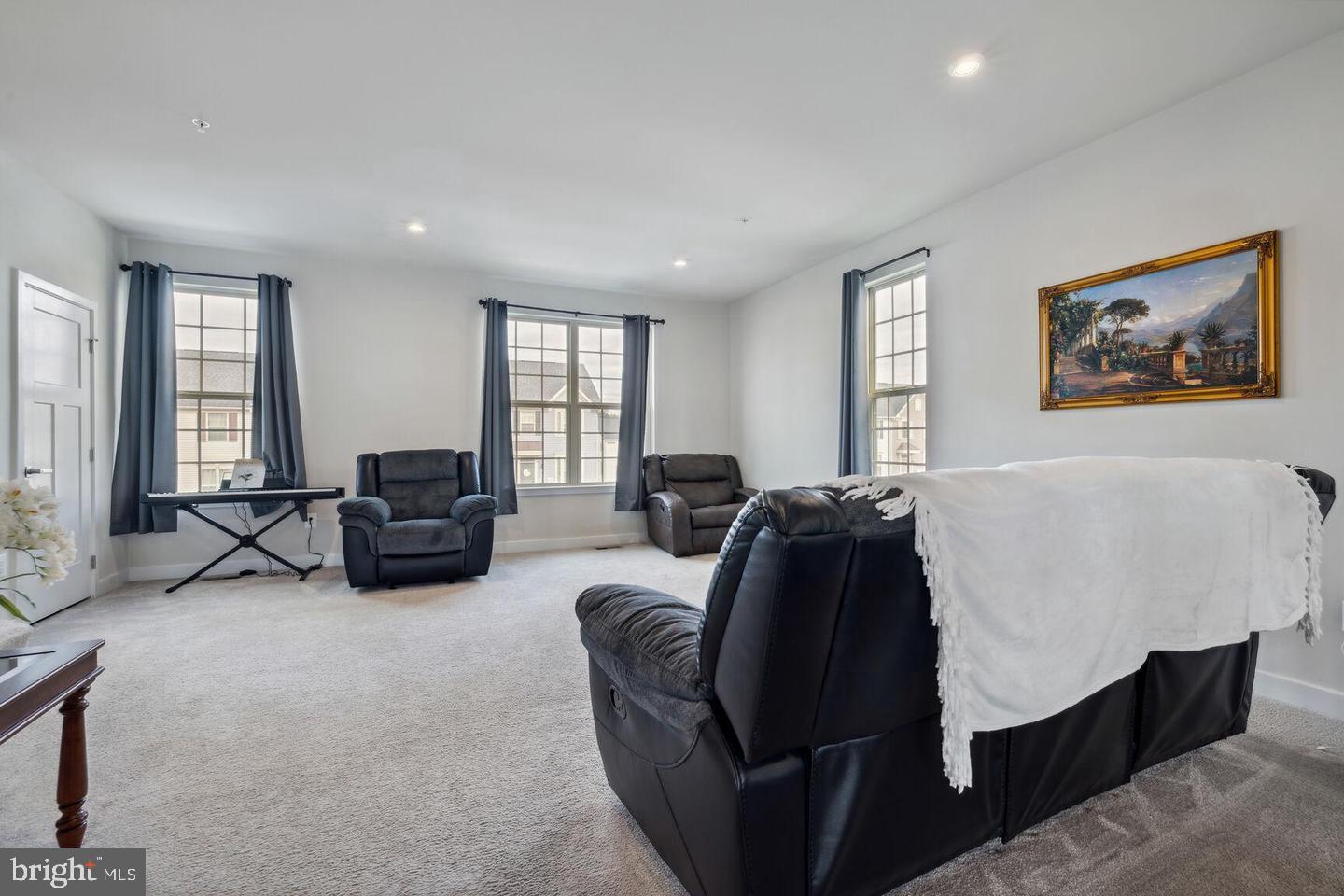 LAKE LINGANORE - Residential Lease