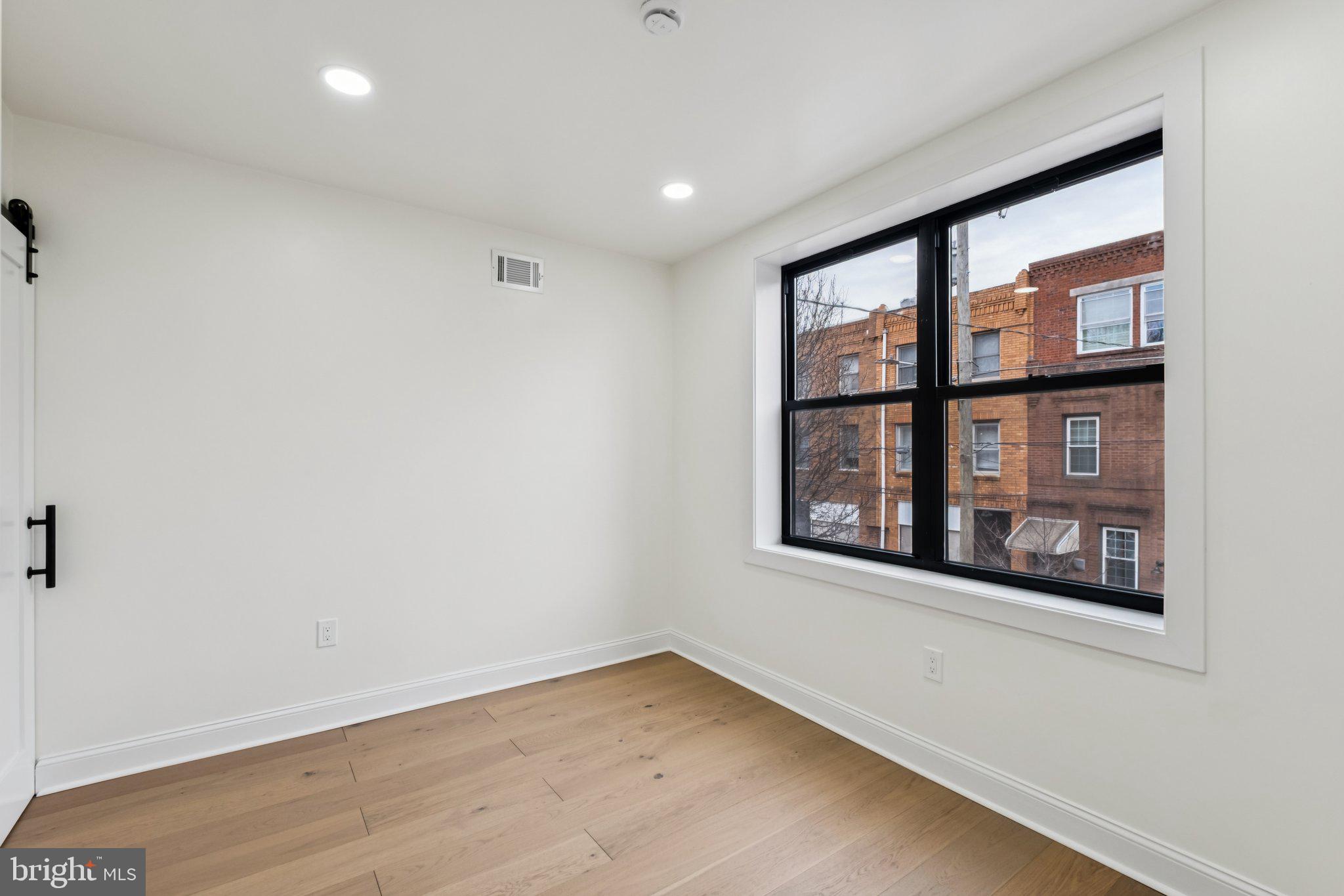 PASSYUNK SQUARE - Residential