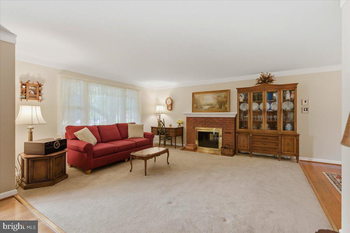 CRESTWOOD MANOR - Residential
