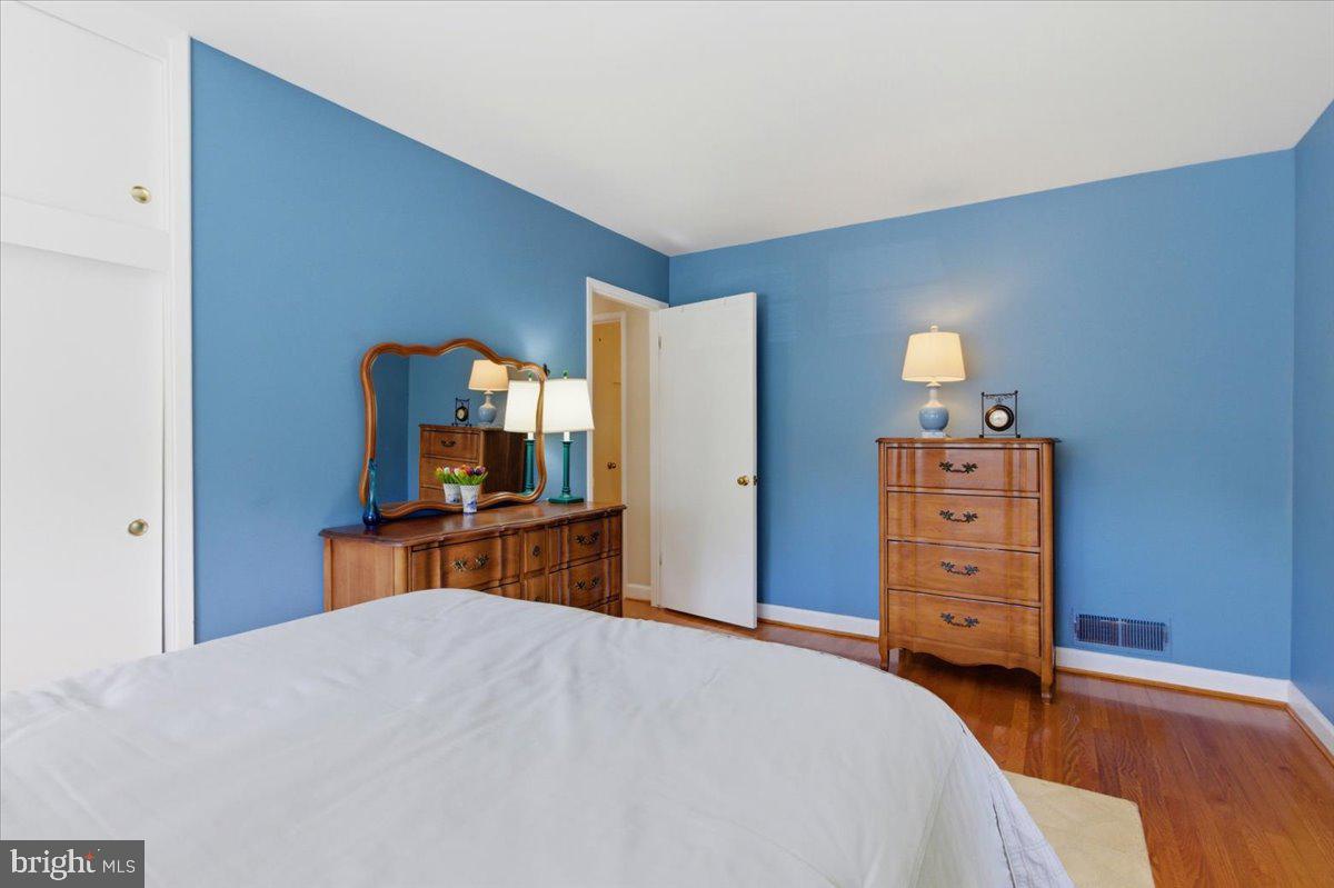 CRESTWOOD MANOR - Residential