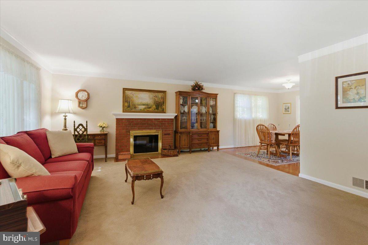 CRESTWOOD MANOR - Residential