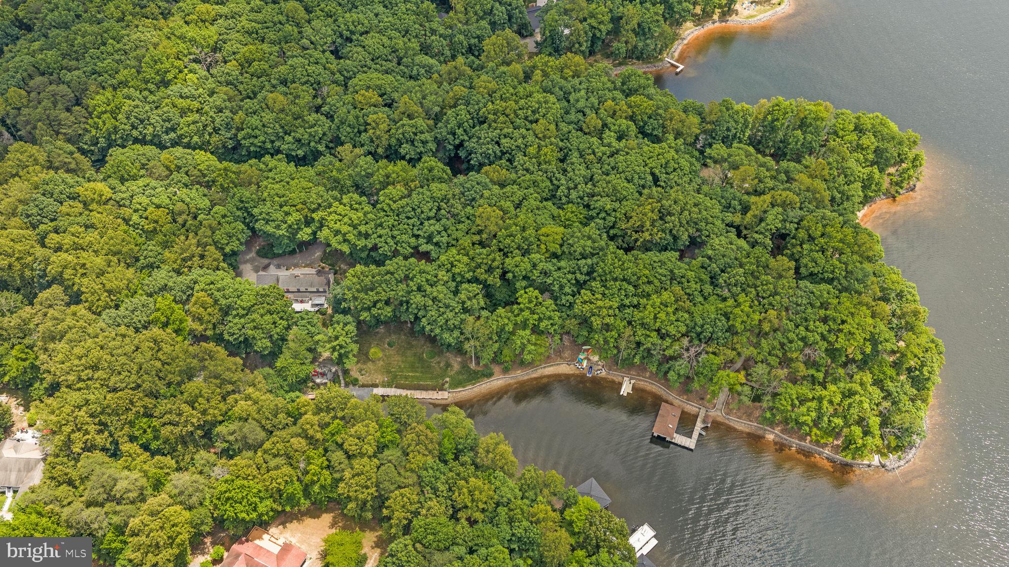 VALENTINE WOODS - Residential