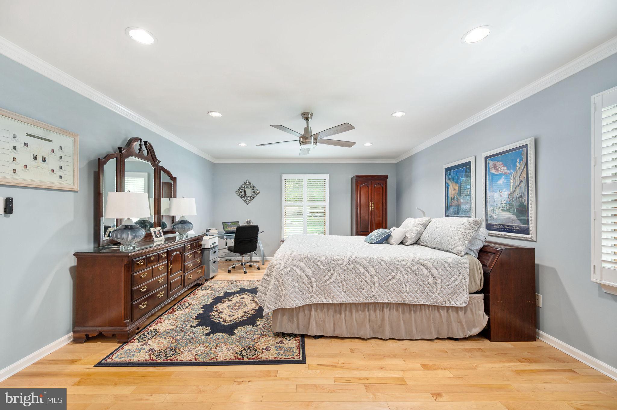VALENTINE WOODS - Residential