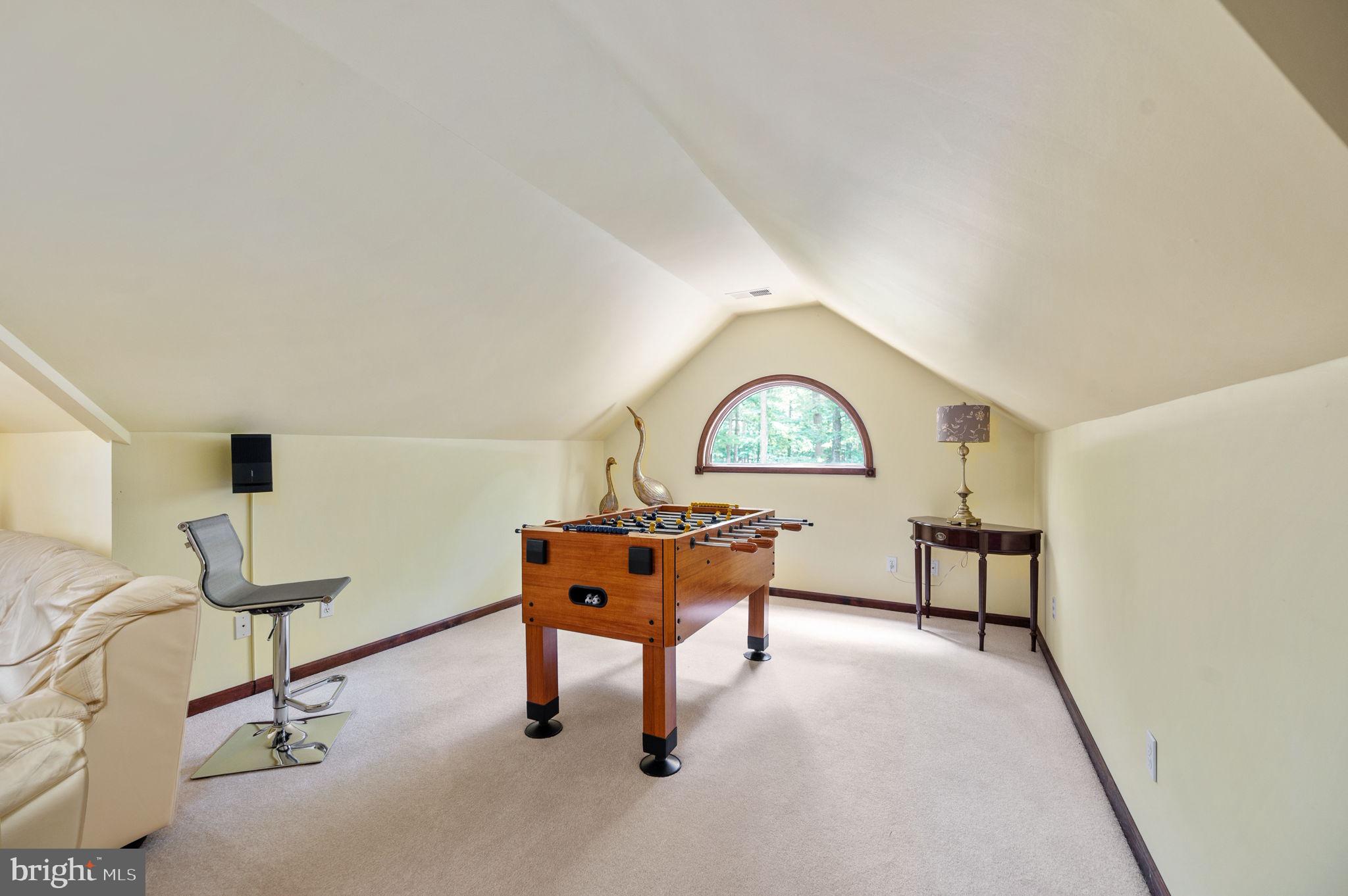 VALENTINE WOODS - Residential