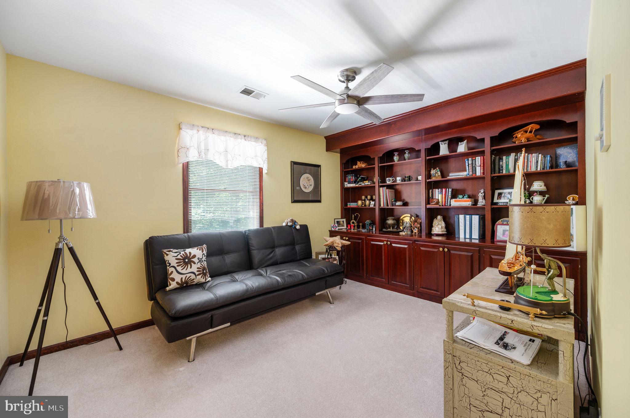 VALENTINE WOODS - Residential