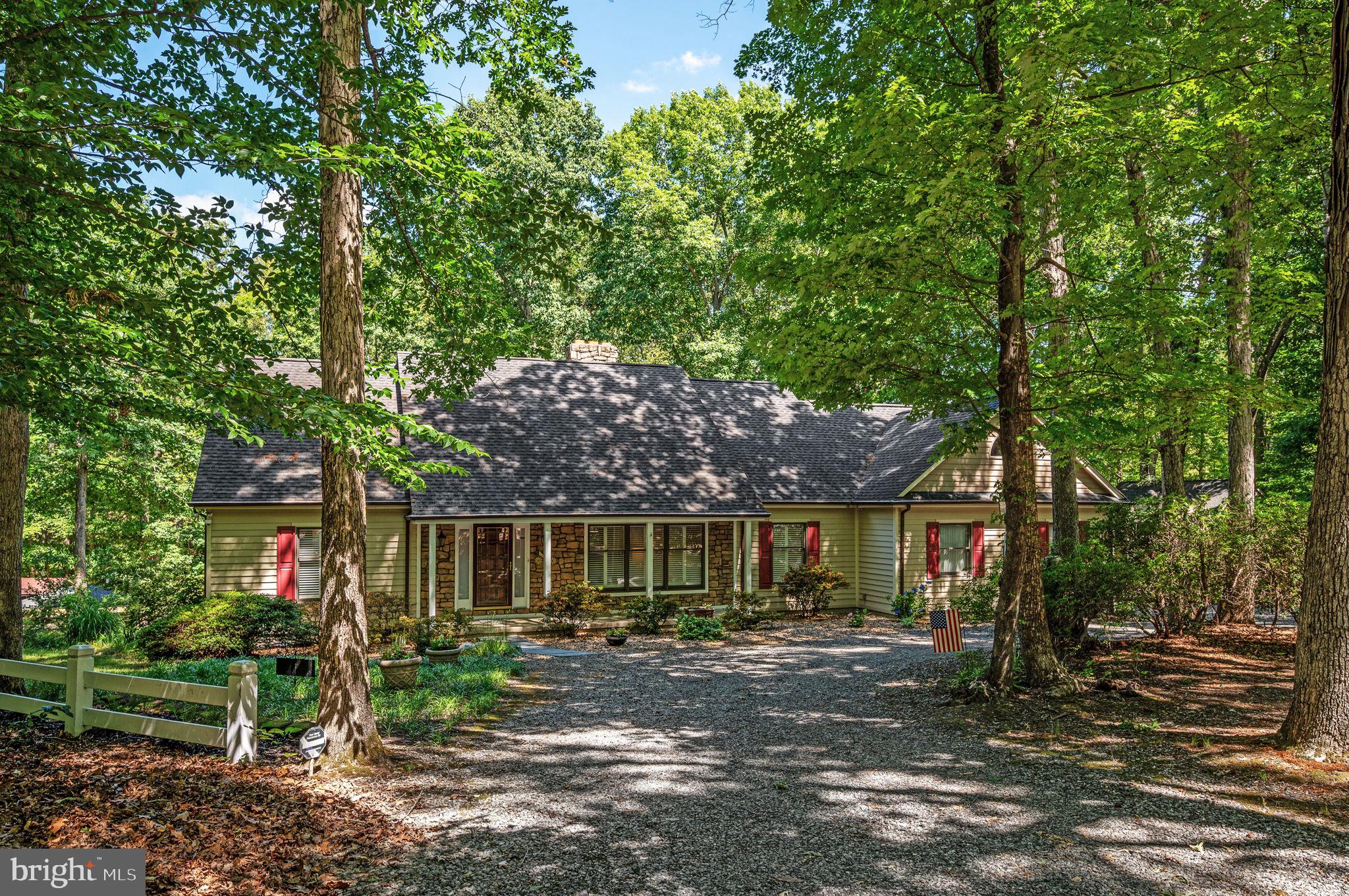 VALENTINE WOODS - Residential