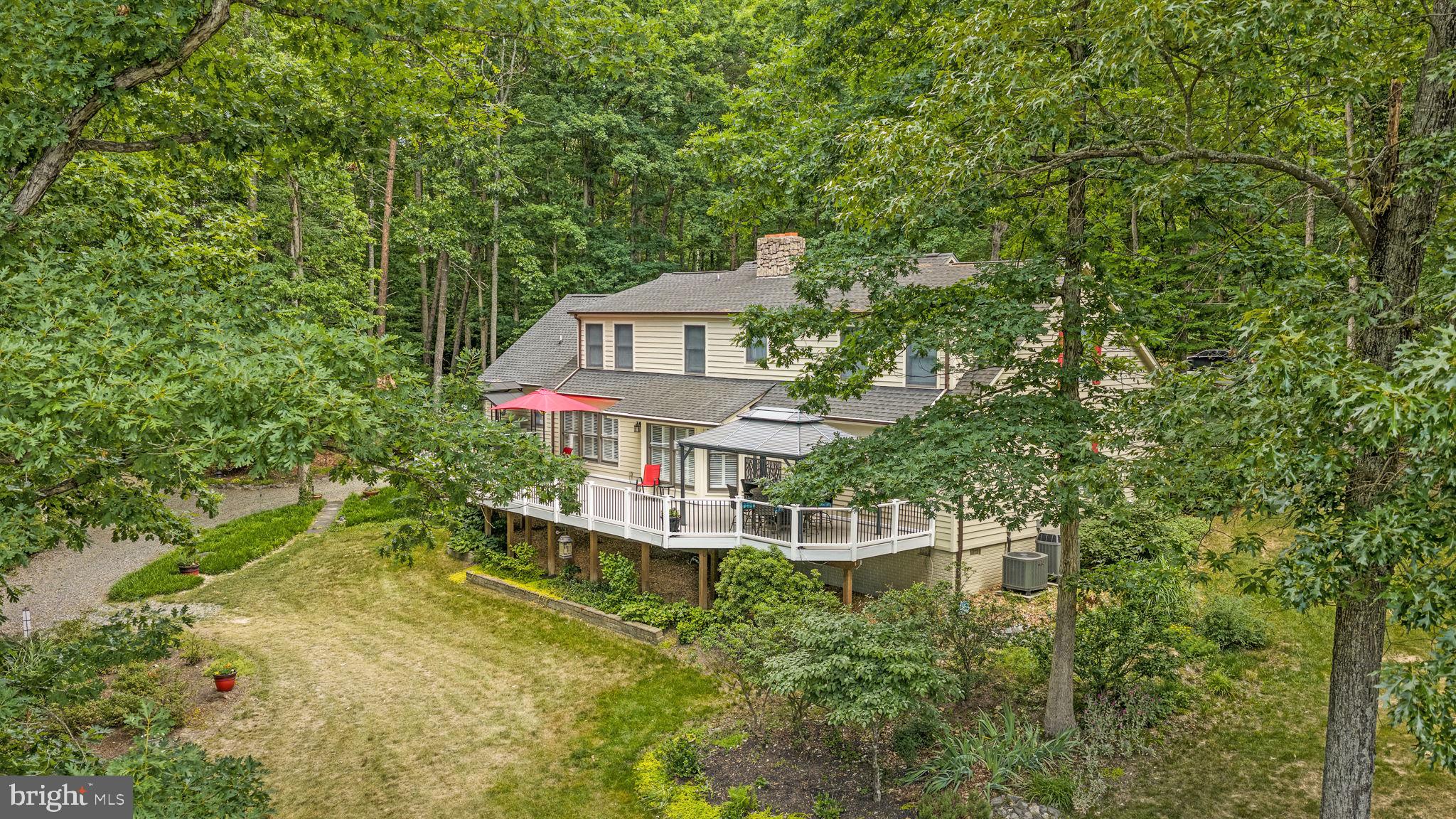 VALENTINE WOODS - Residential