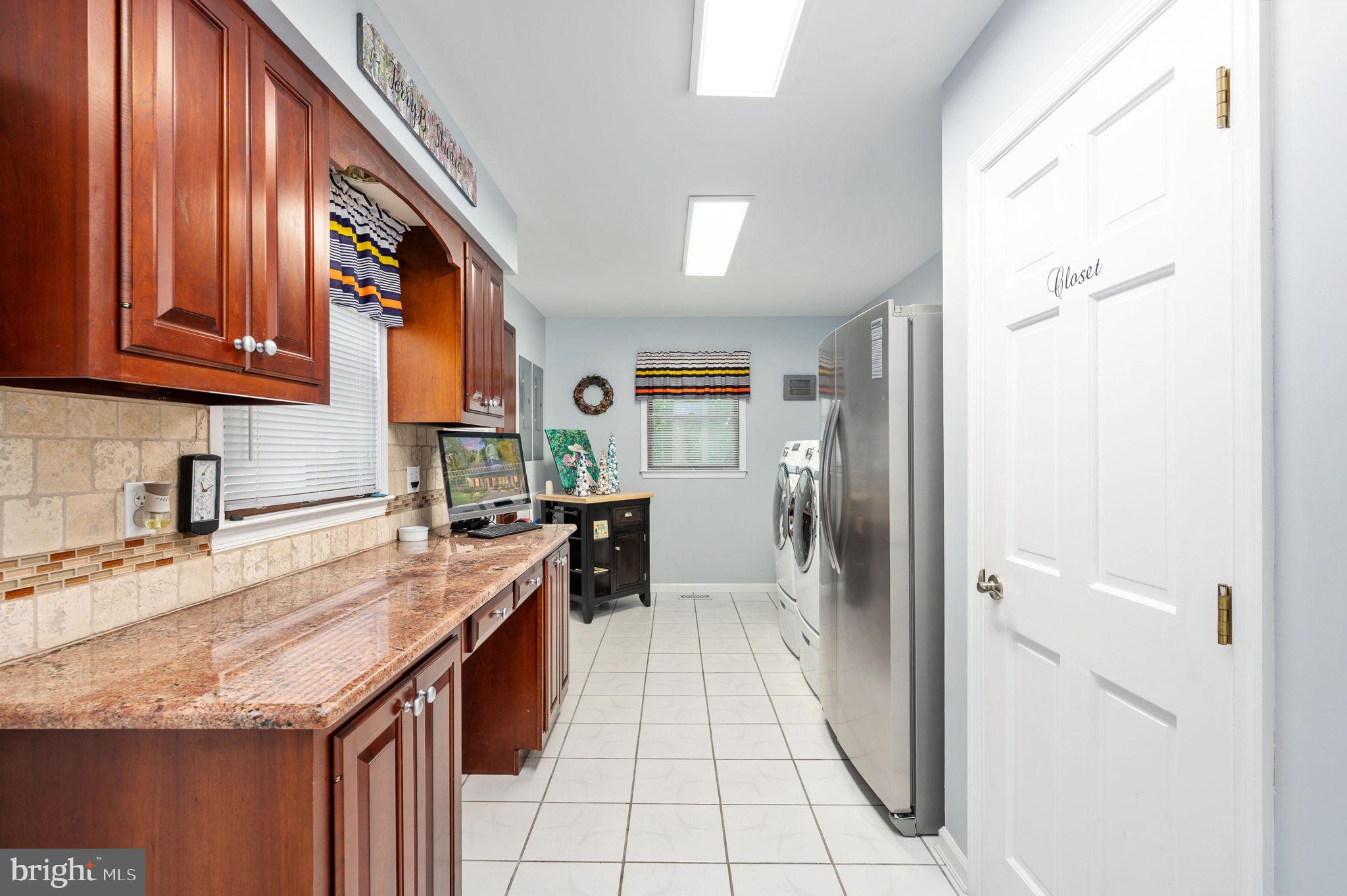 VALENTINE WOODS - Residential