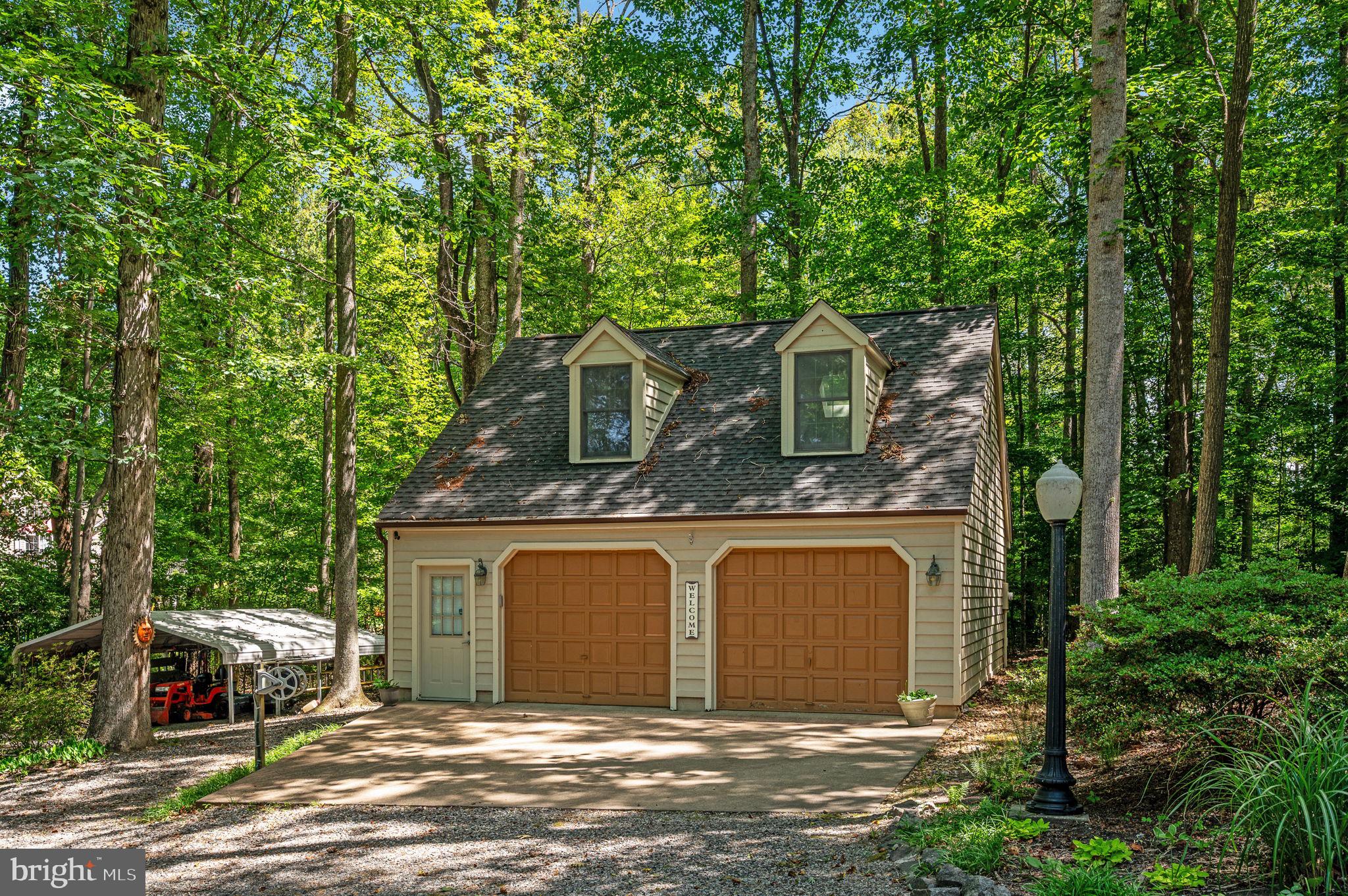 VALENTINE WOODS - Residential