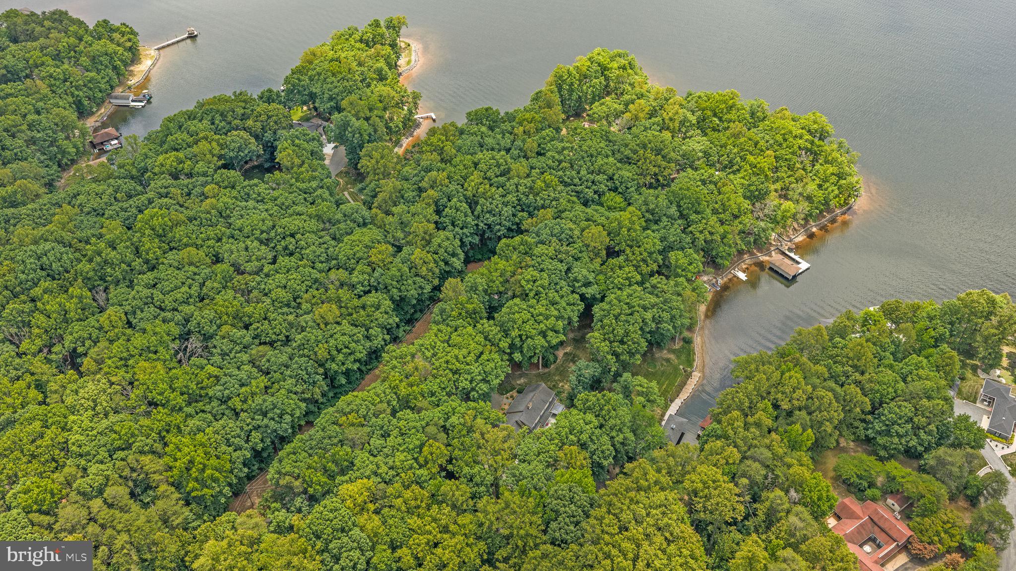VALENTINE WOODS - Residential