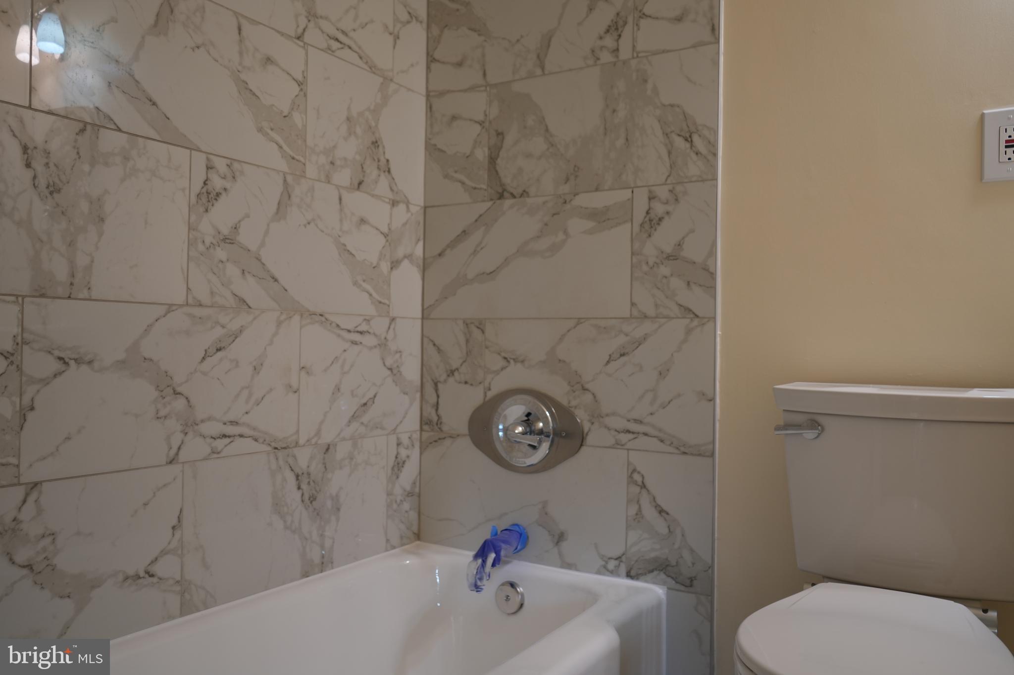 EDGEWOOD KNOLLS - Residential