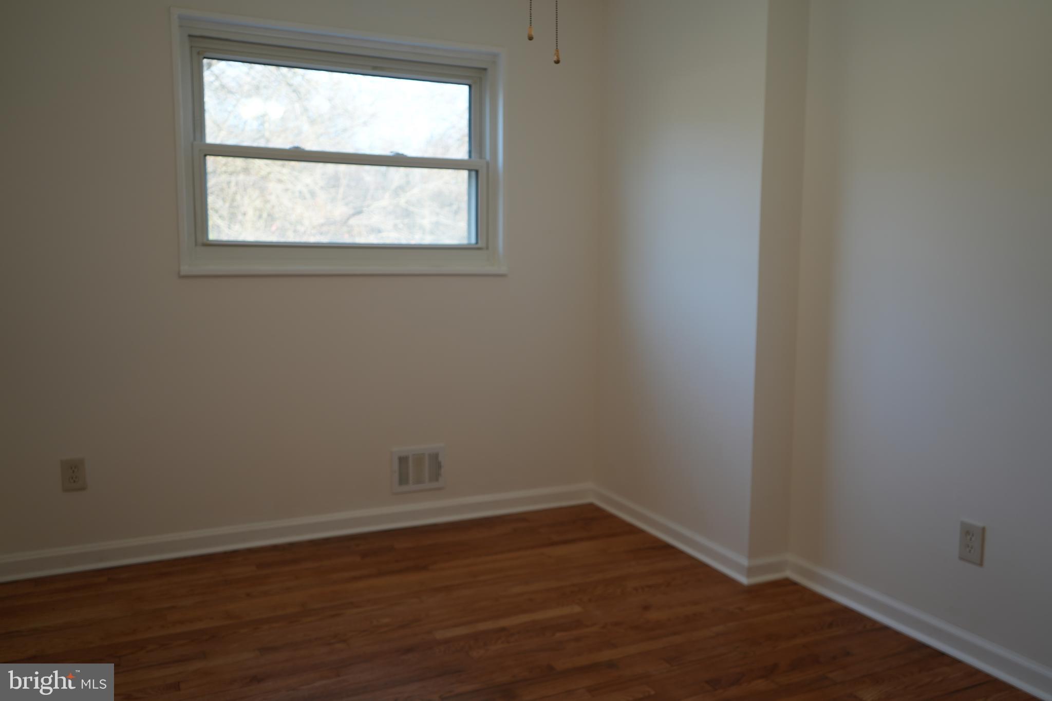 EDGEWOOD KNOLLS - Residential