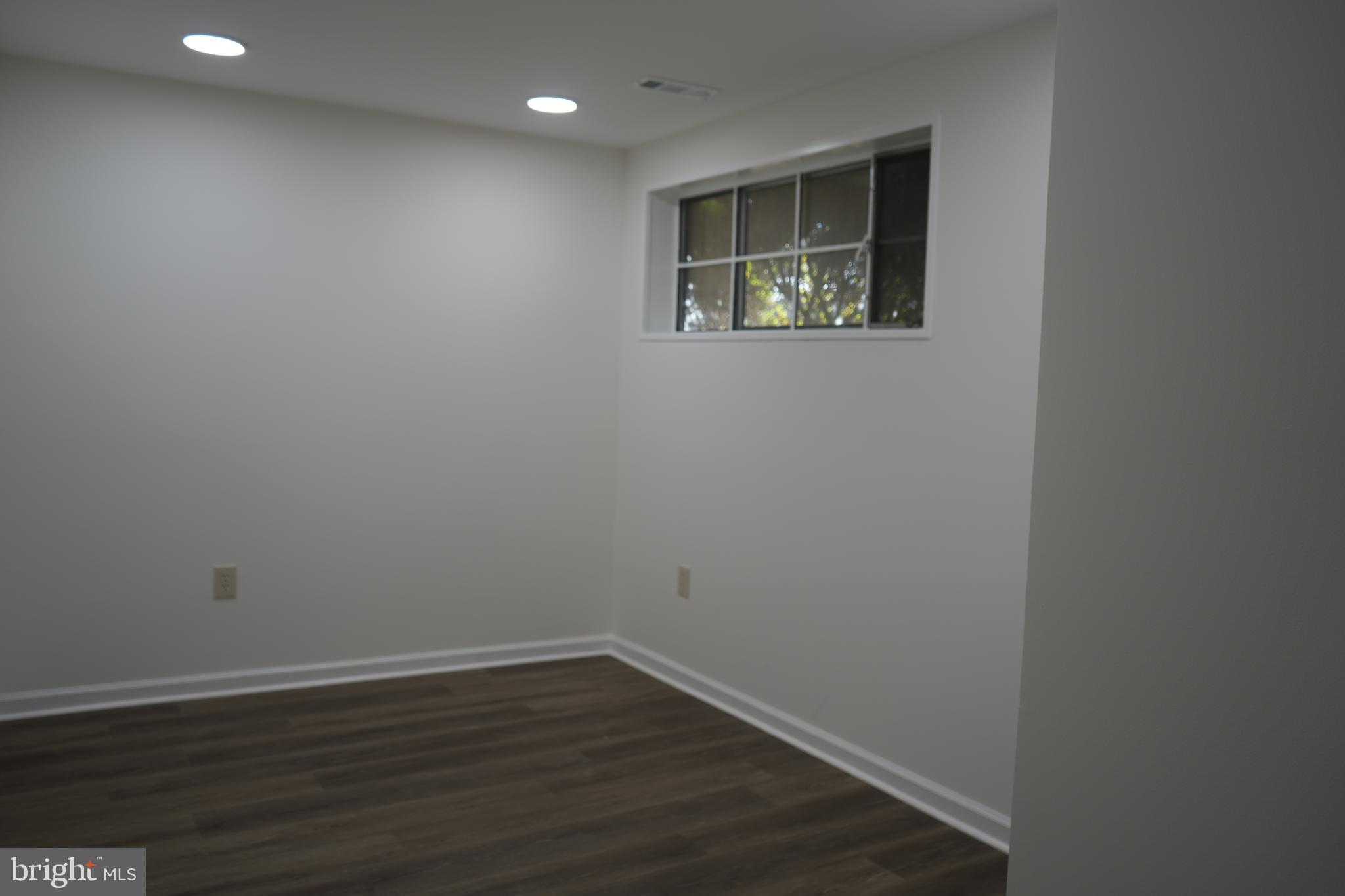 EDGEWOOD KNOLLS - Residential