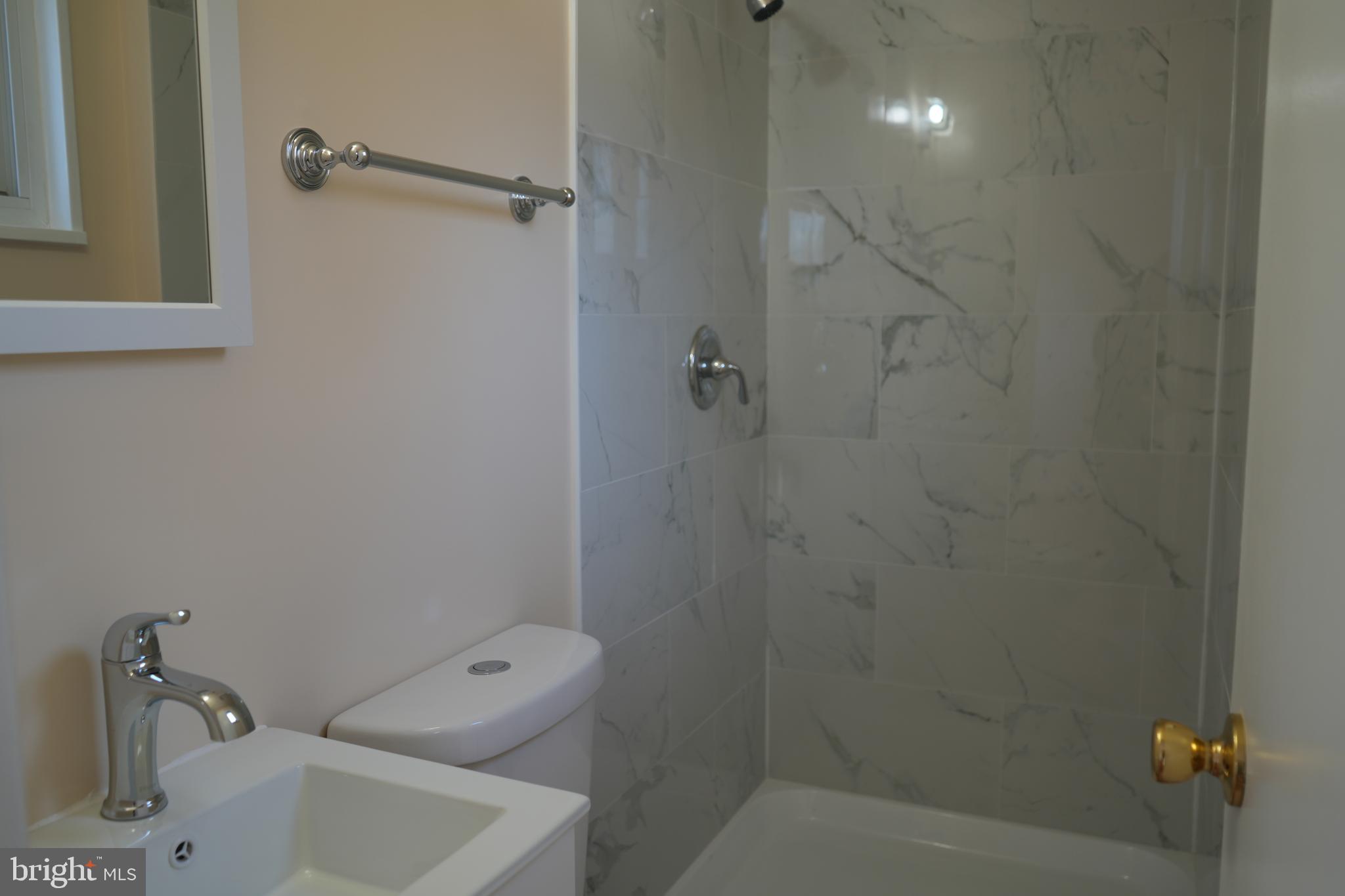 EDGEWOOD KNOLLS - Residential
