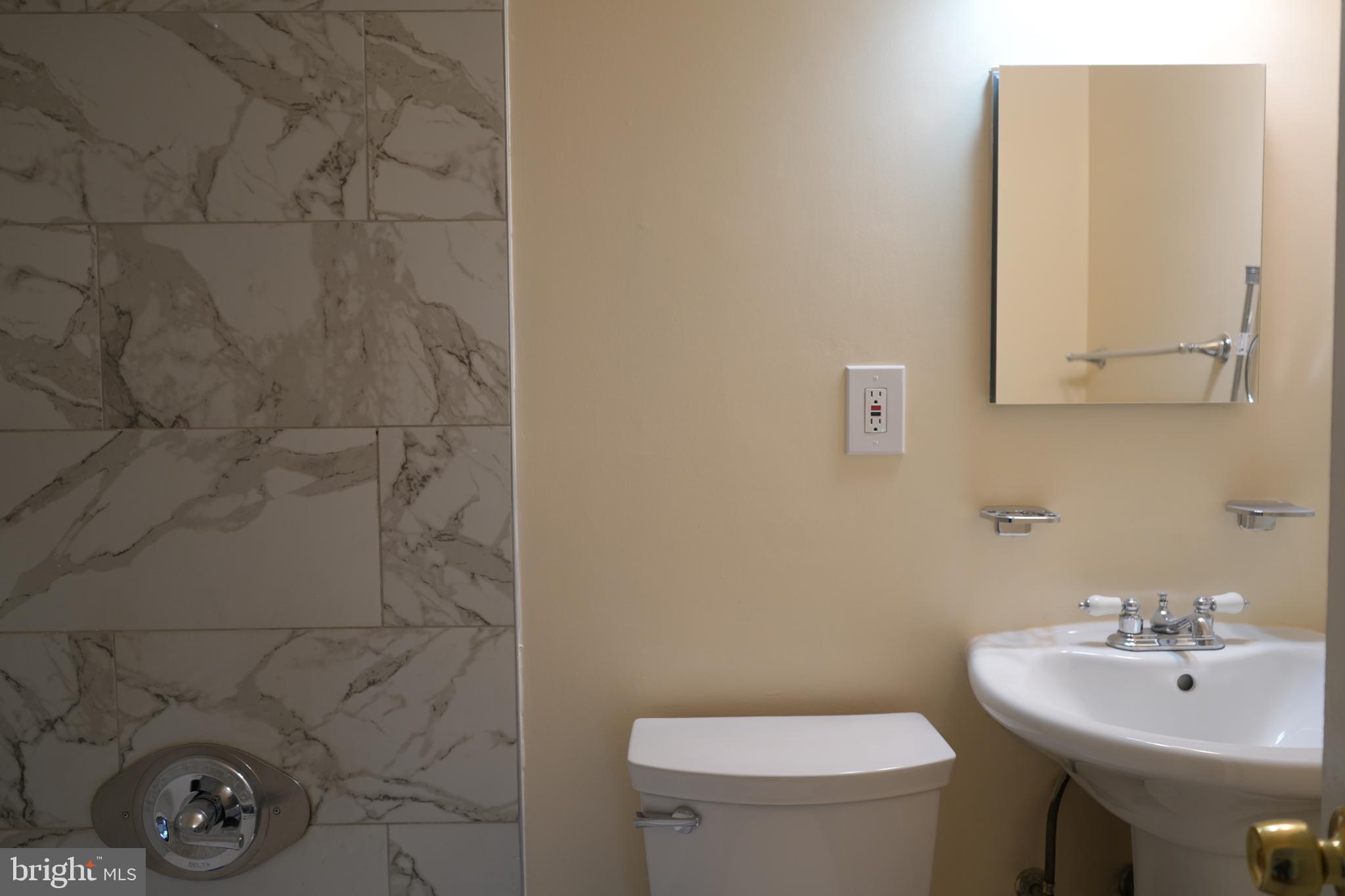 EDGEWOOD KNOLLS - Residential