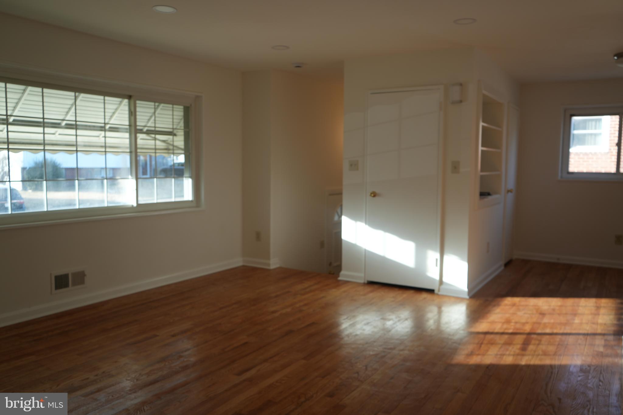EDGEWOOD KNOLLS - Residential