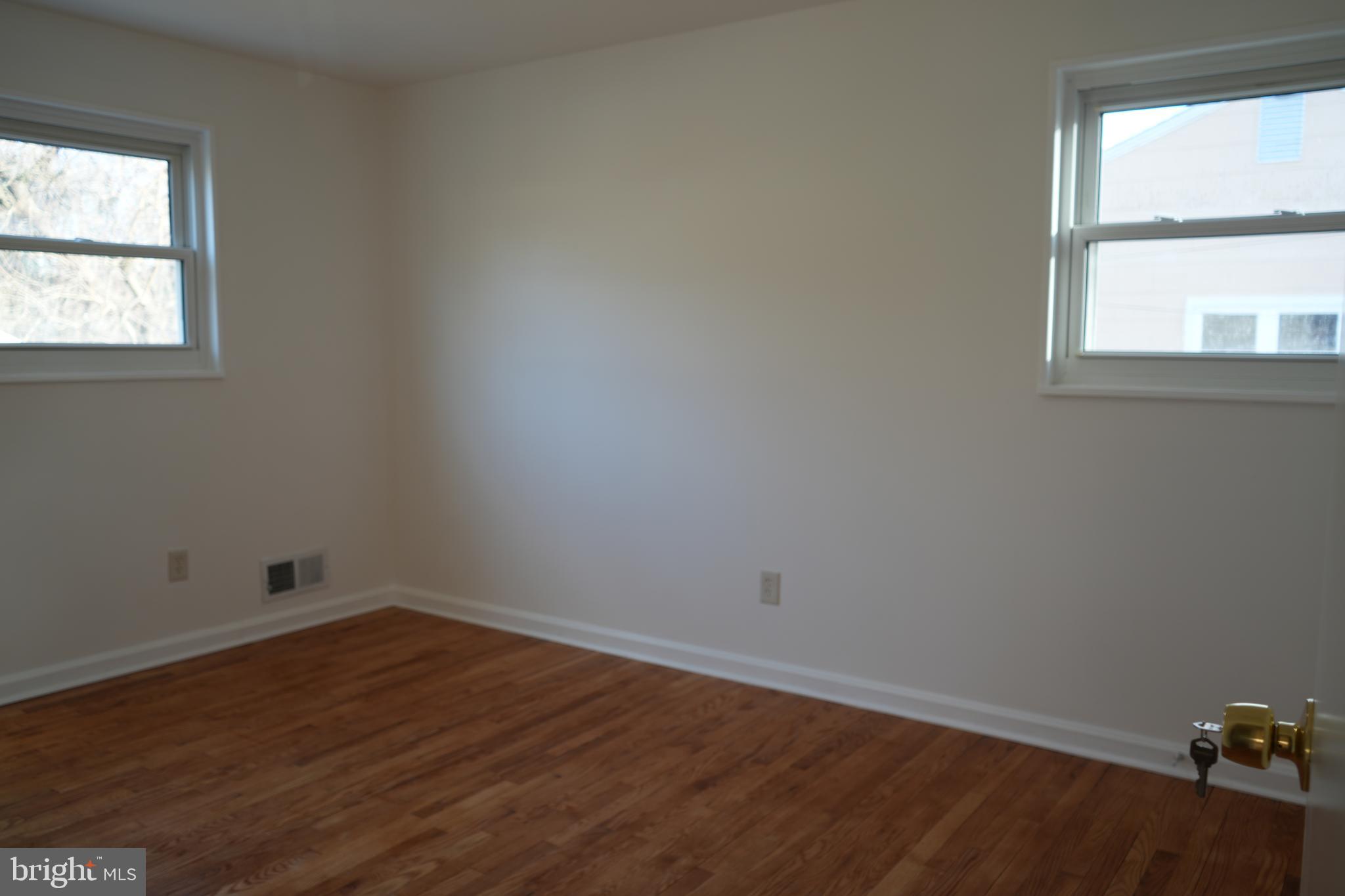 EDGEWOOD KNOLLS - Residential