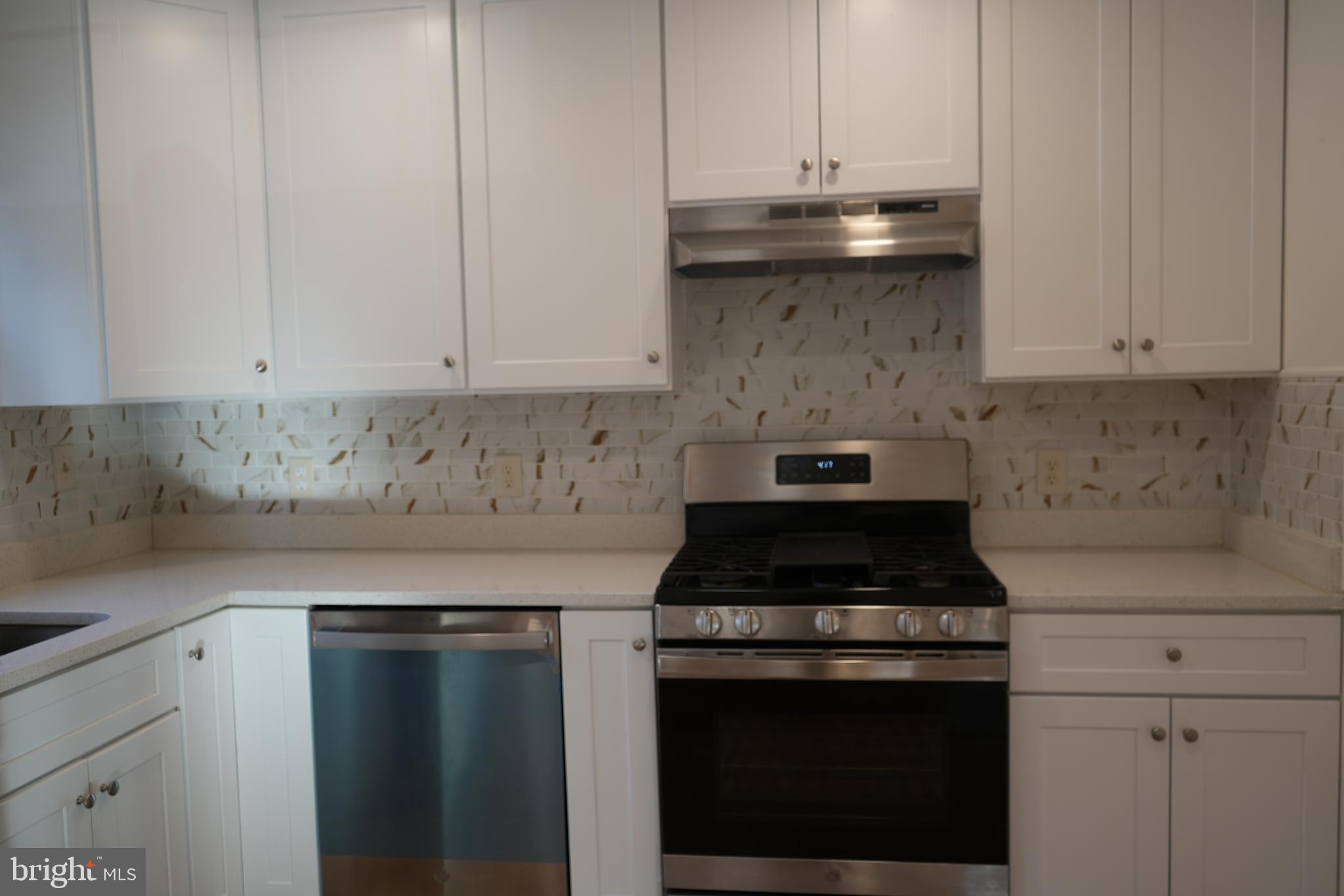 EDGEWOOD KNOLLS - Residential