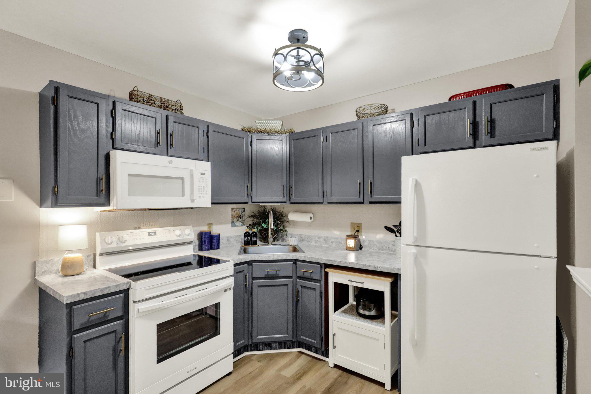 MIFFLIN WOODS - Residential