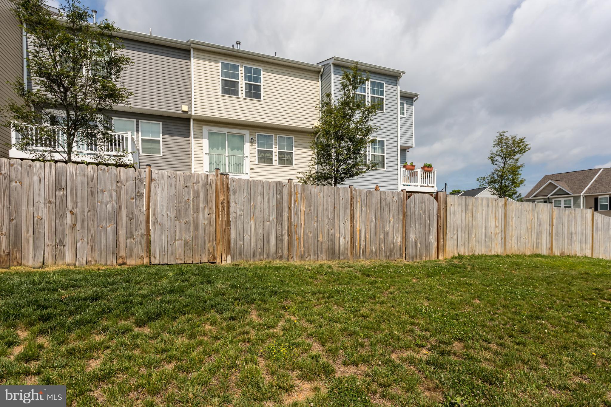 ARCHERS ROCK - Residential