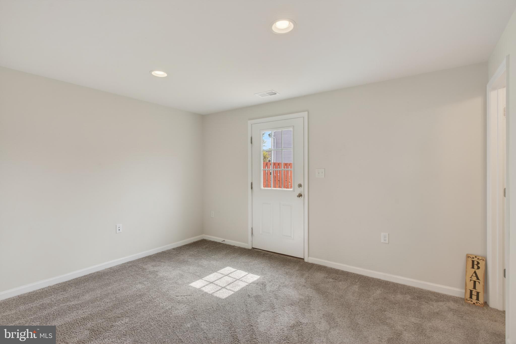 ARCHERS ROCK - Residential