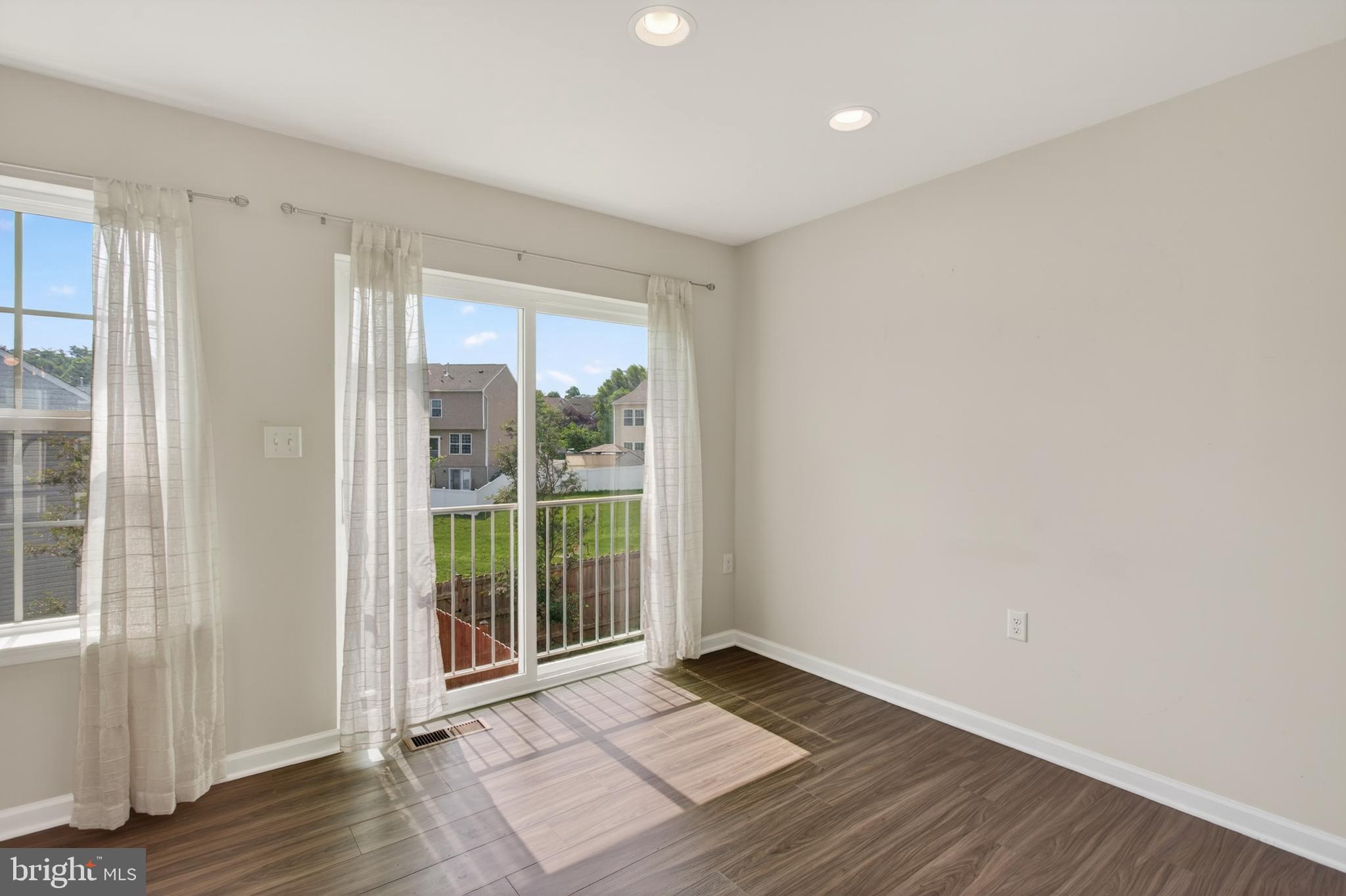 ARCHERS ROCK - Residential