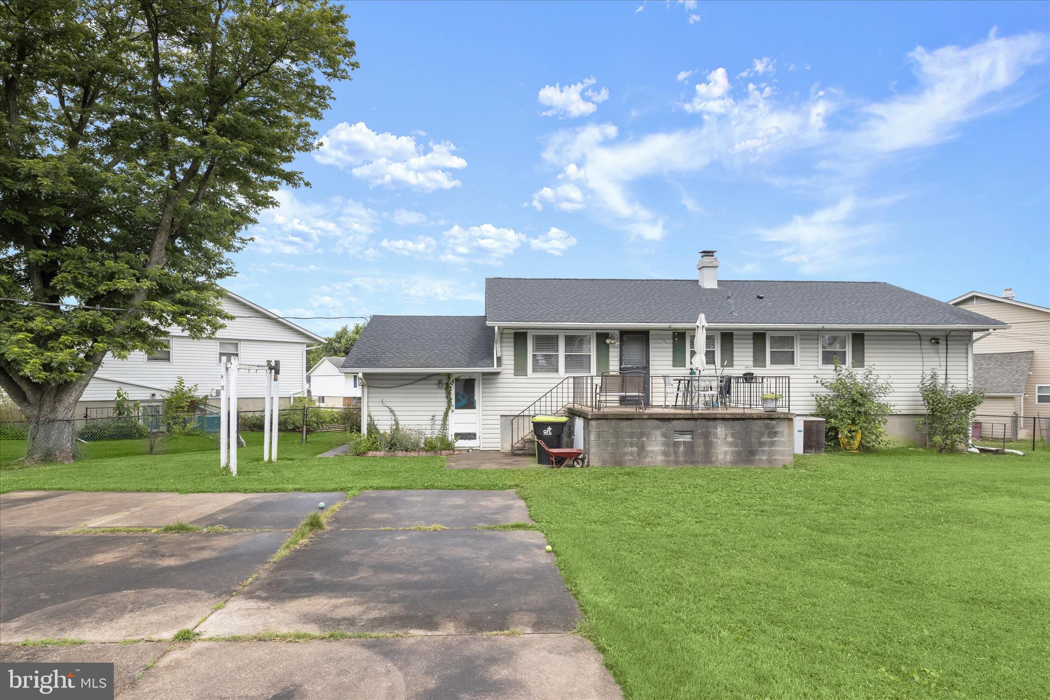 EDGE MEAD - Residential