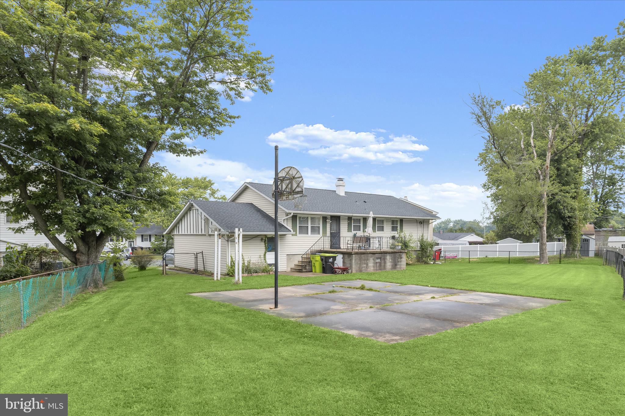 EDGE MEAD - Residential