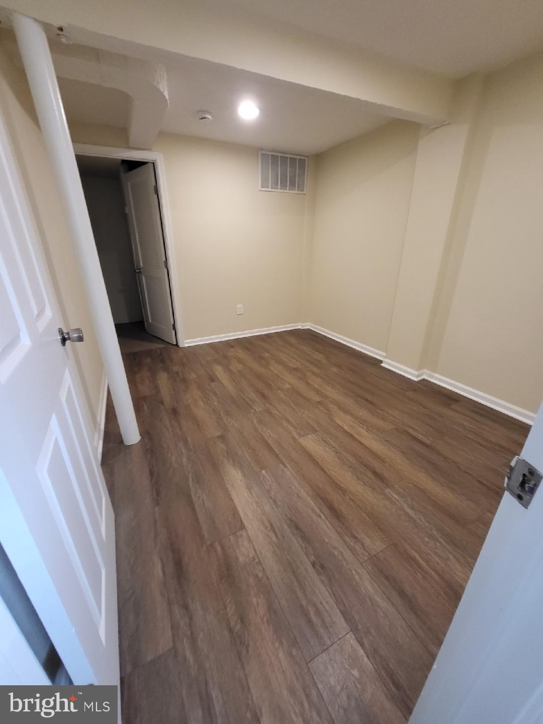 ADELPHI MANOR - Residential Lease