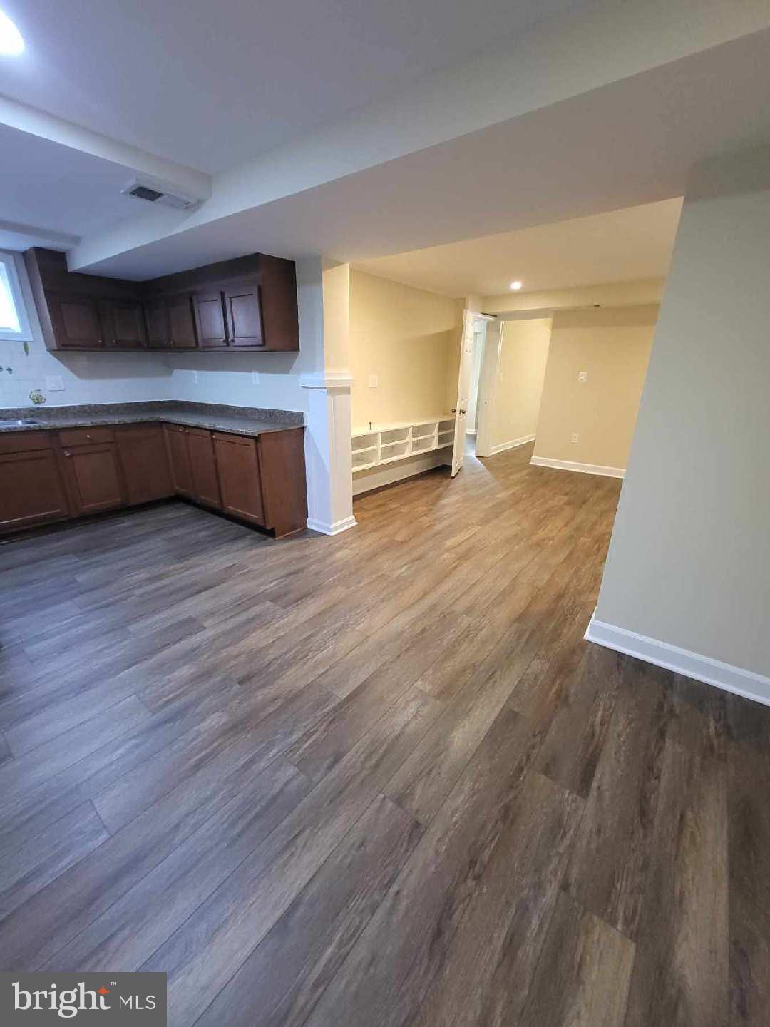 ADELPHI MANOR - Residential Lease