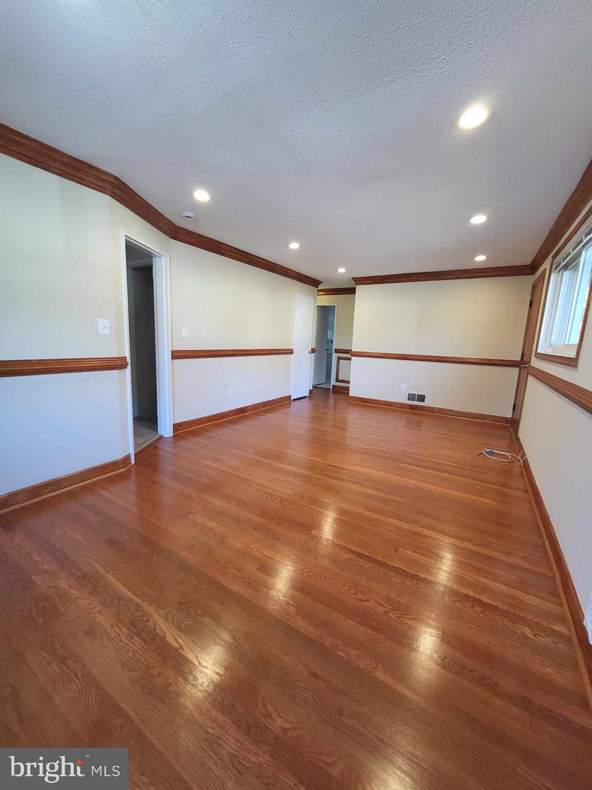 ADELPHI MANOR - Residential Lease