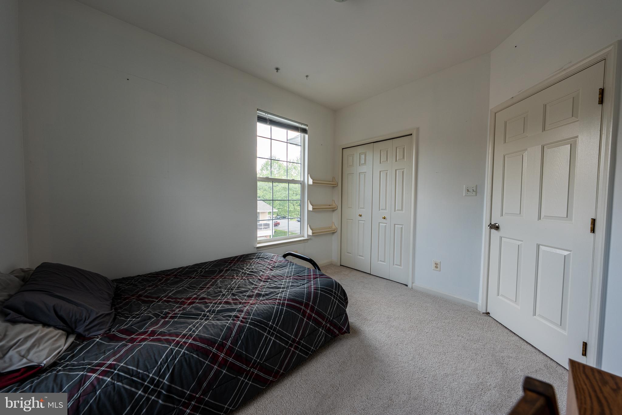 HOLLINGTON - Residential