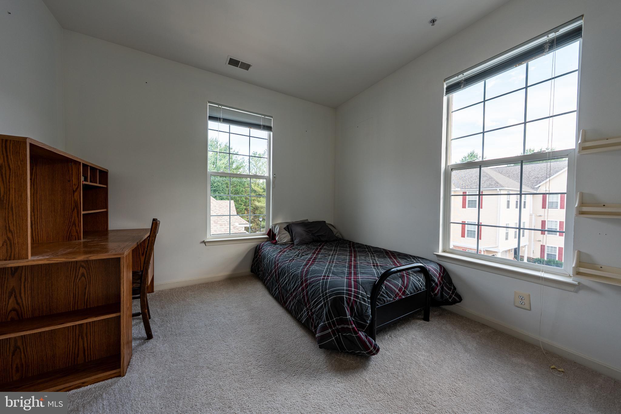 HOLLINGTON - Residential