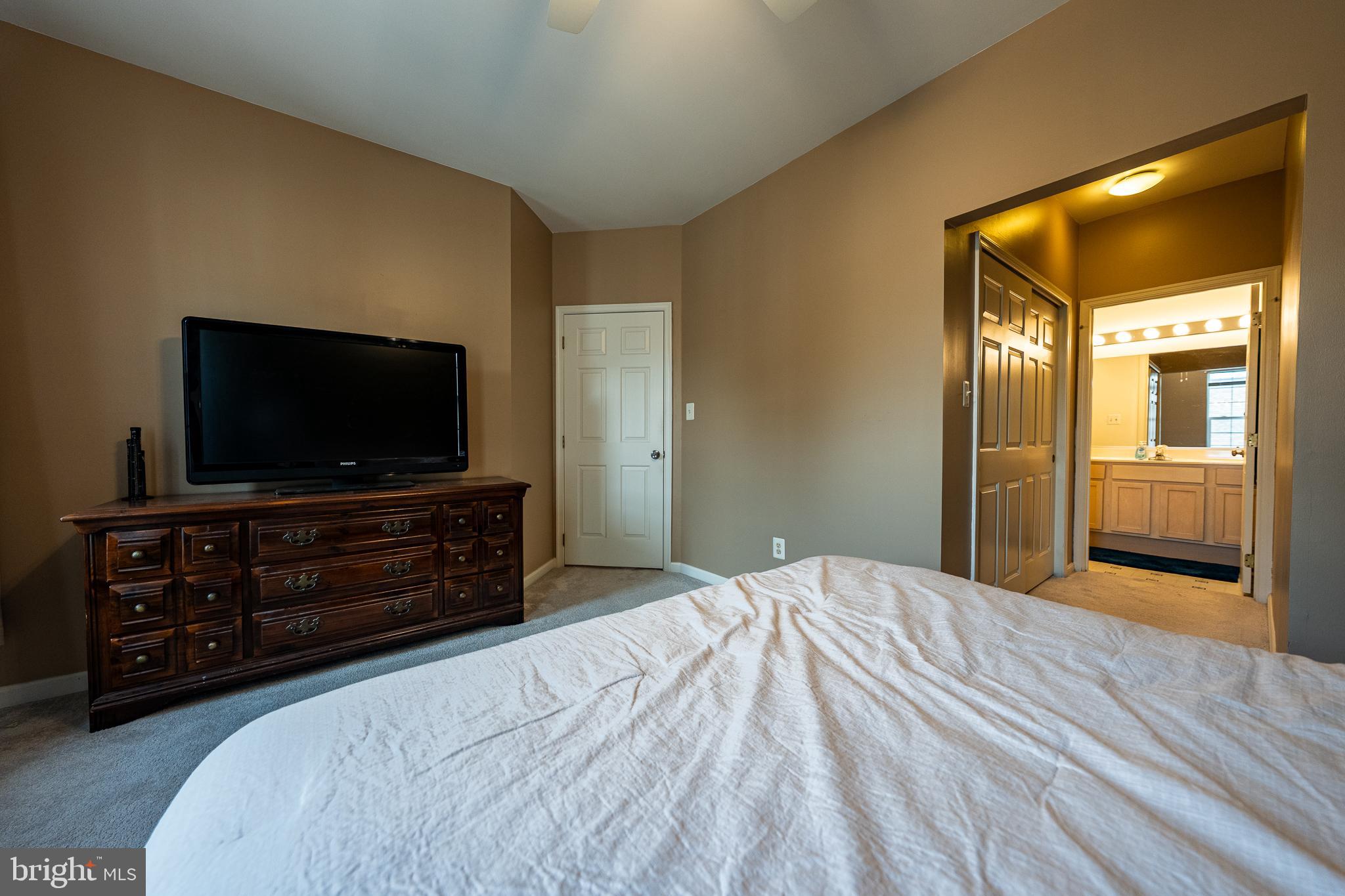 HOLLINGTON - Residential