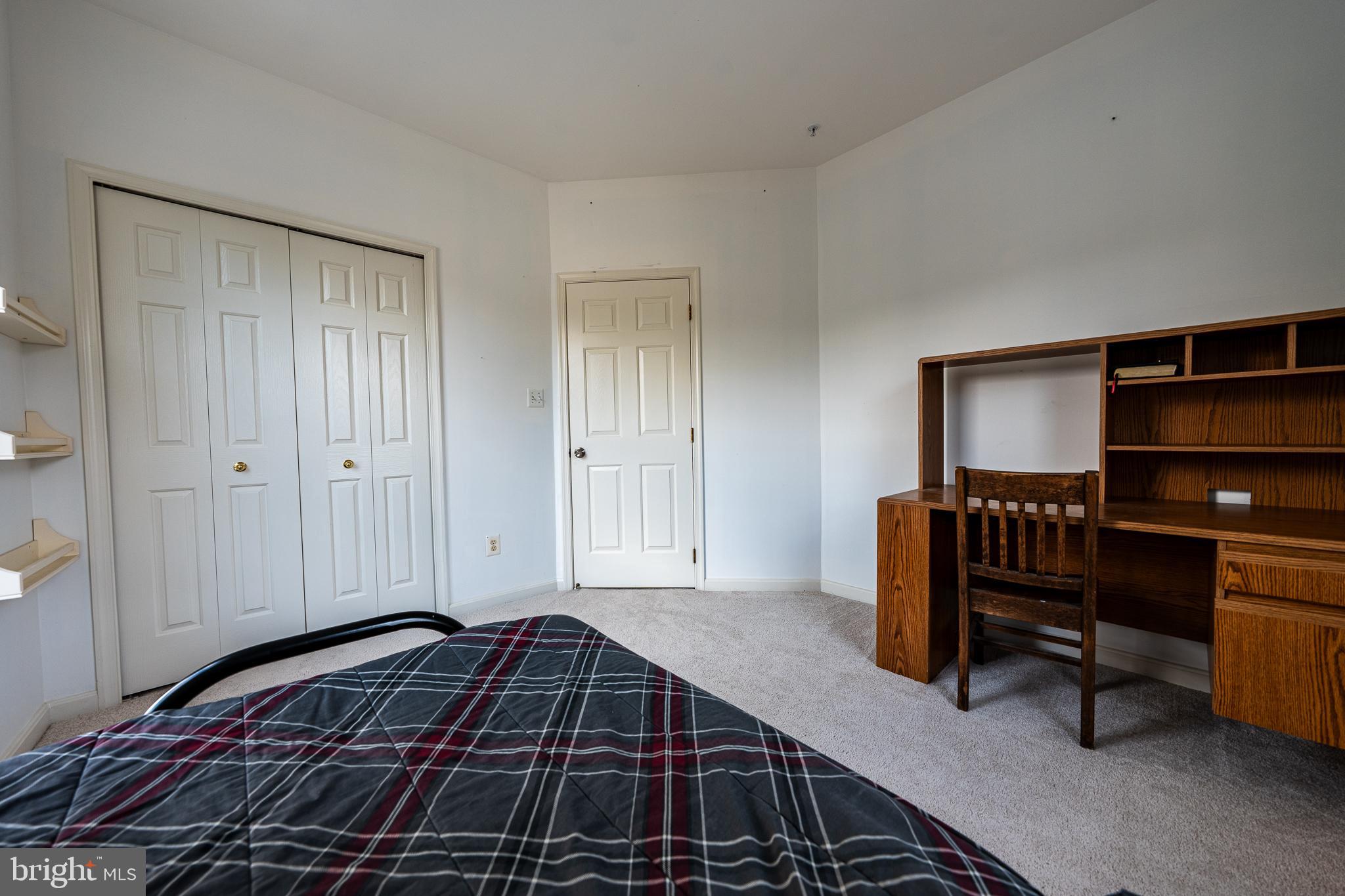 HOLLINGTON - Residential