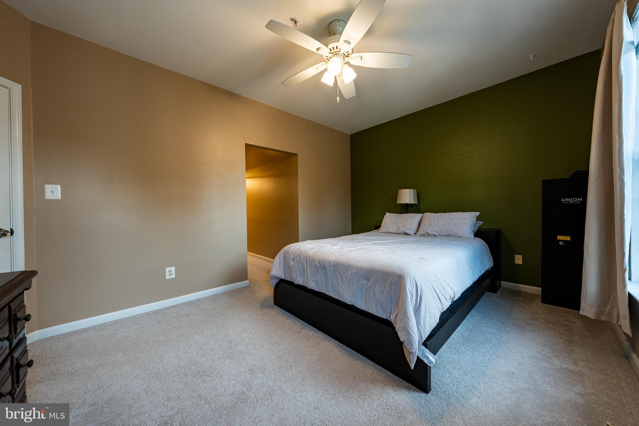 HOLLINGTON - Residential