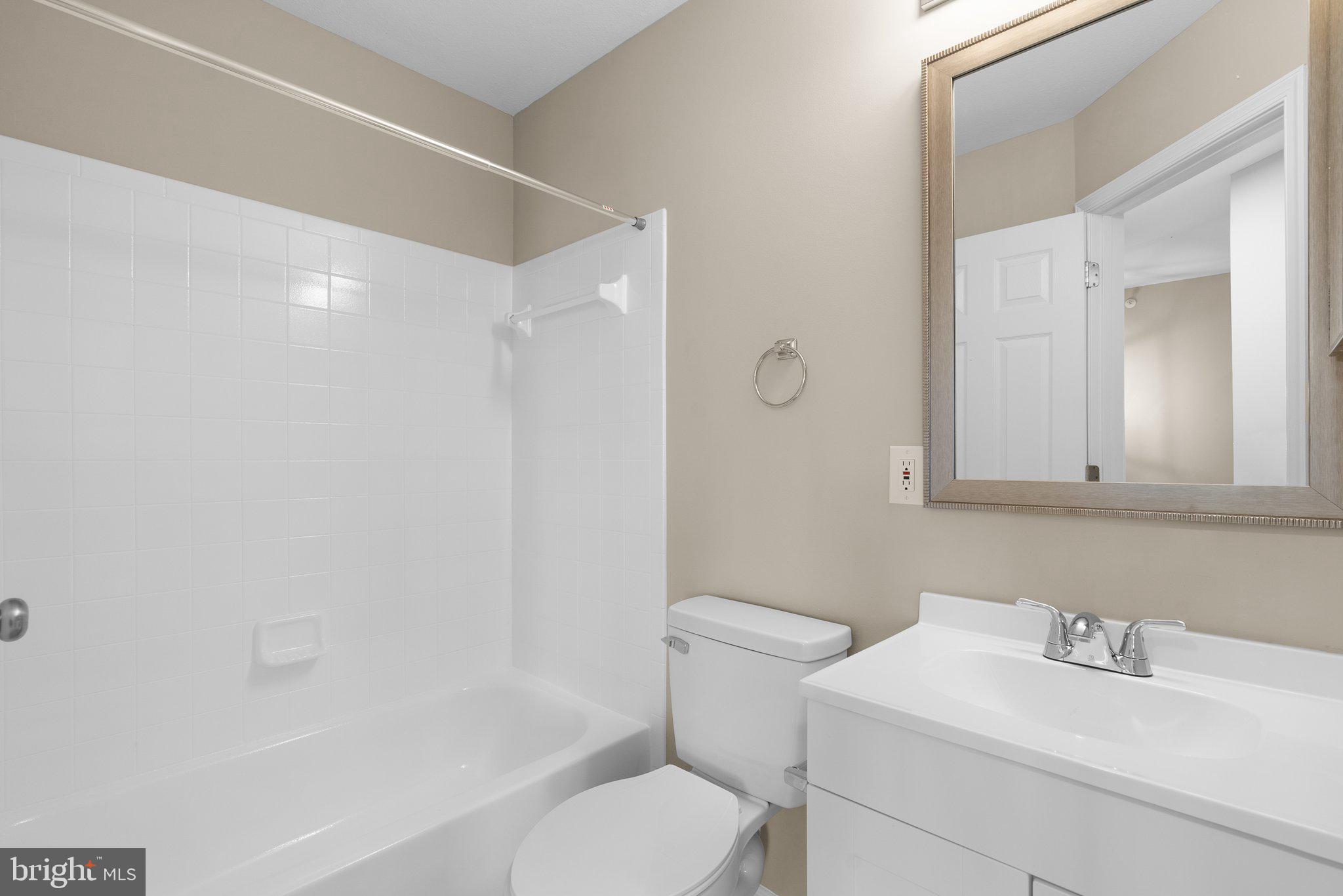 AMBER RIDGE AT MILESTONE - Residential