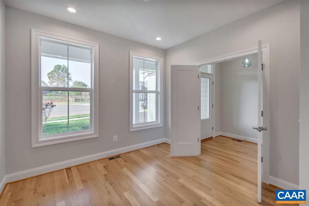 SPRING CREEK - Residential