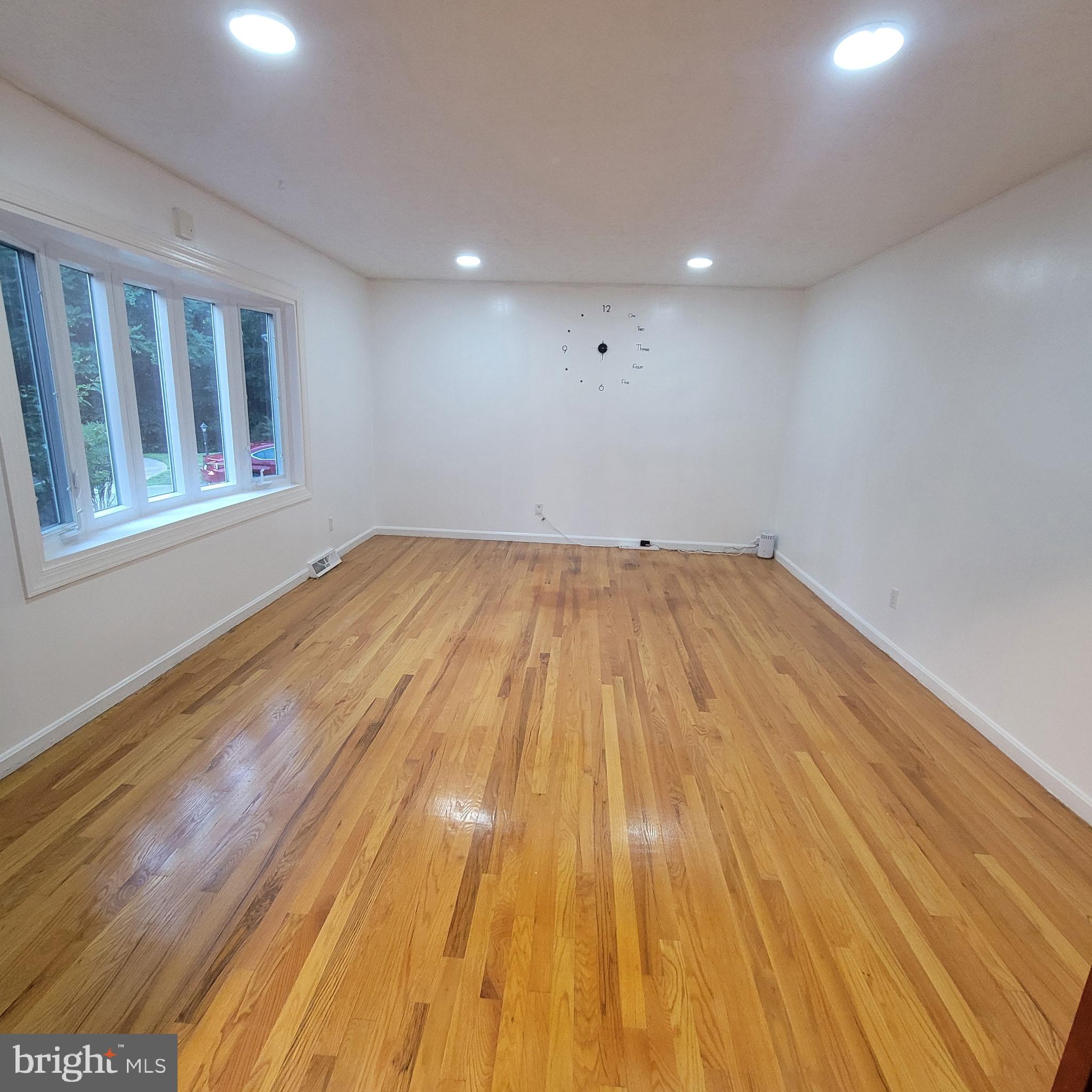 FOREST KNOLLS - Residential
