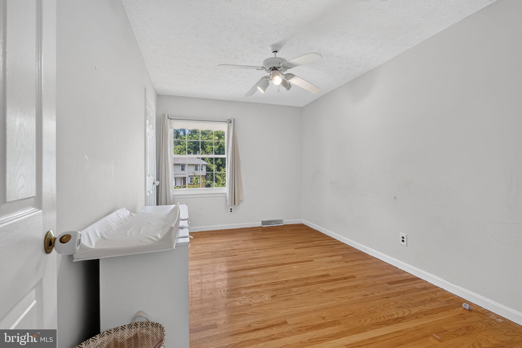 FOREST KNOLLS - Residential