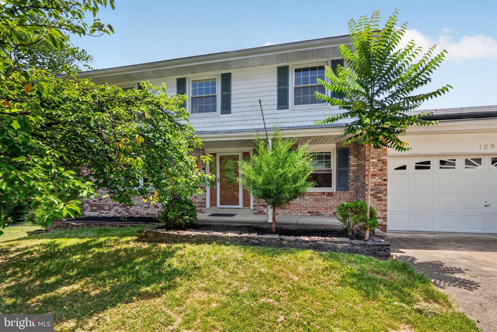 FOREST KNOLLS - Residential