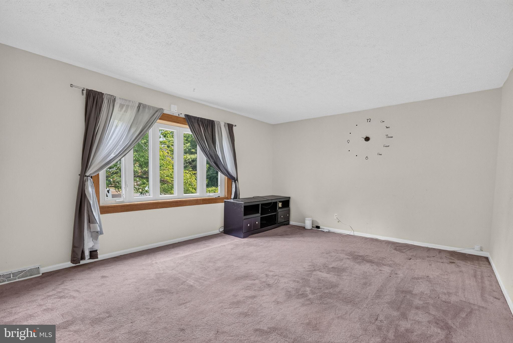 FOREST KNOLLS - Residential