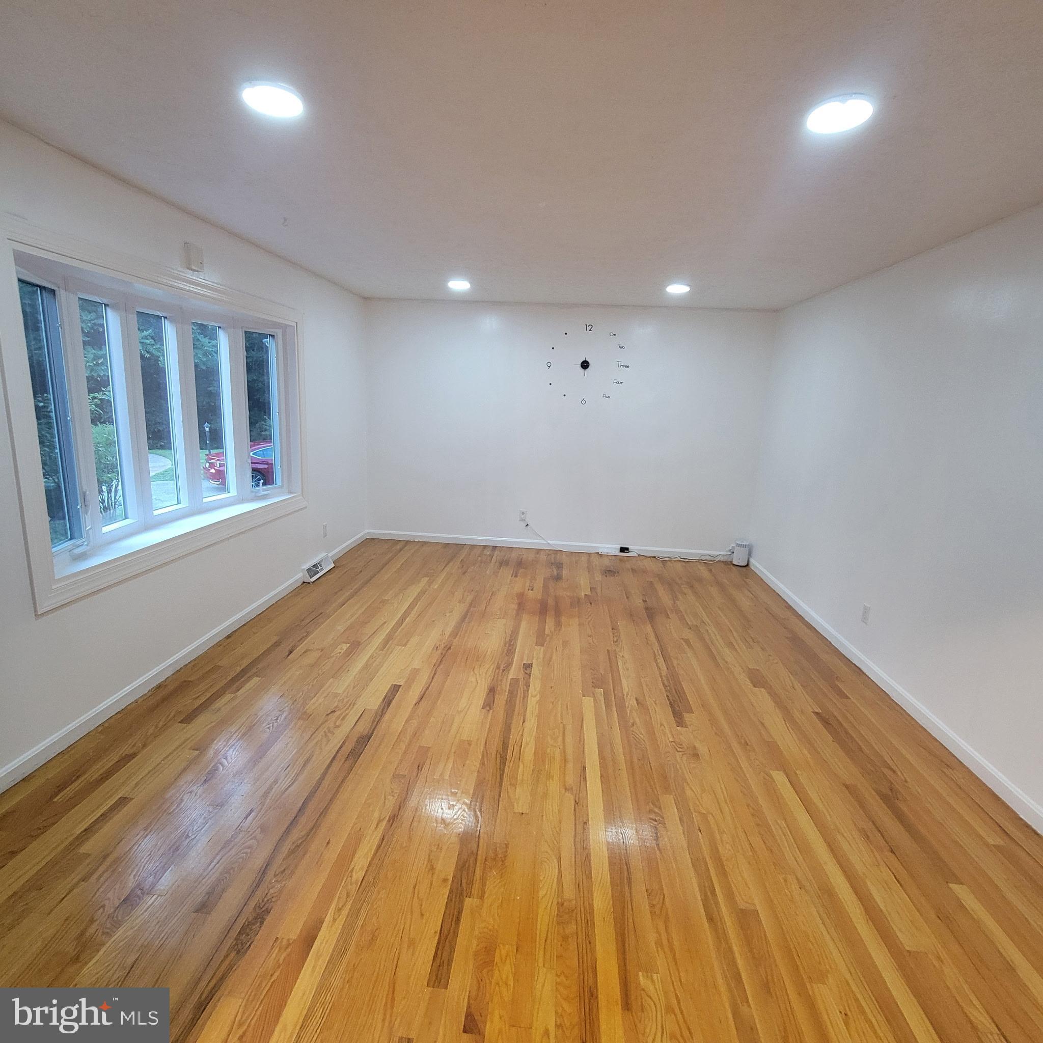 FOREST KNOLLS - Residential