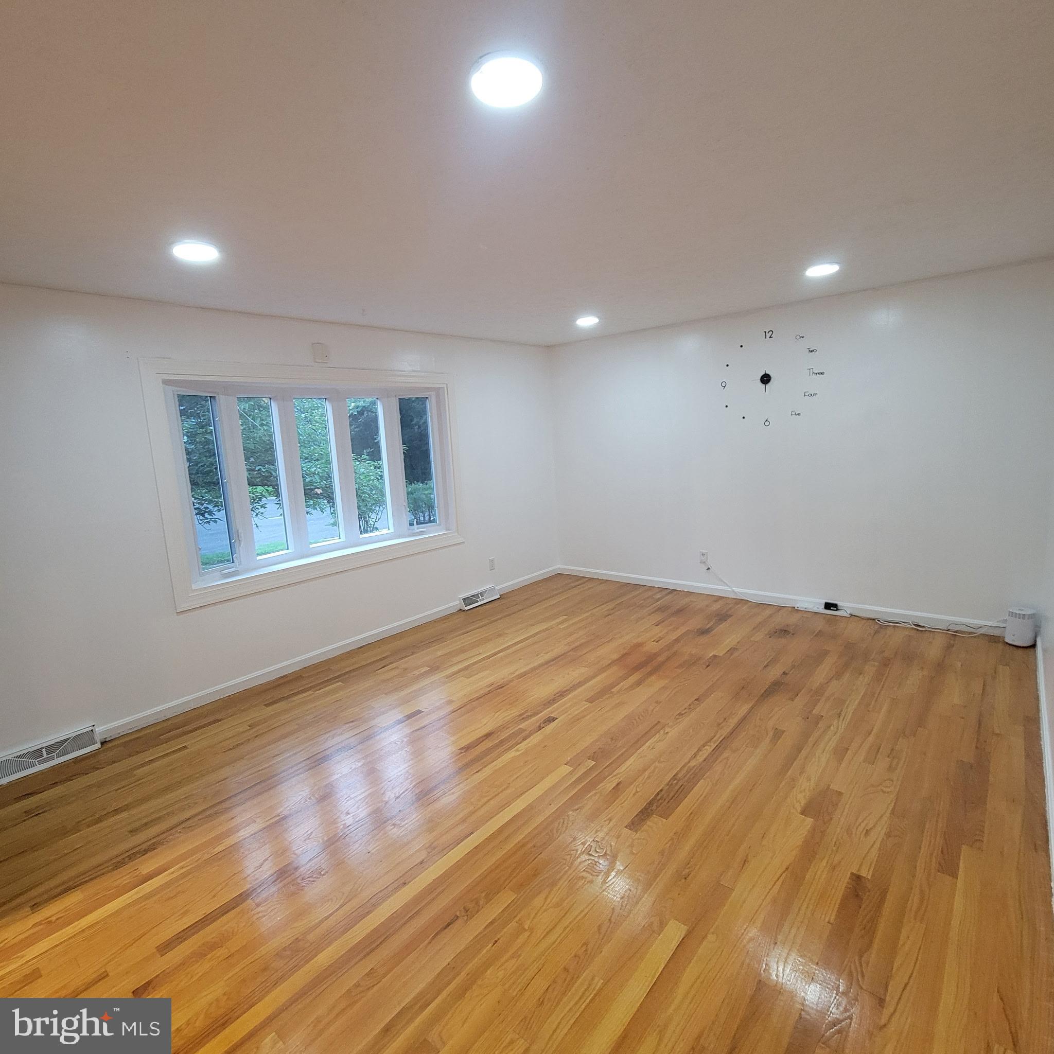 FOREST KNOLLS - Residential