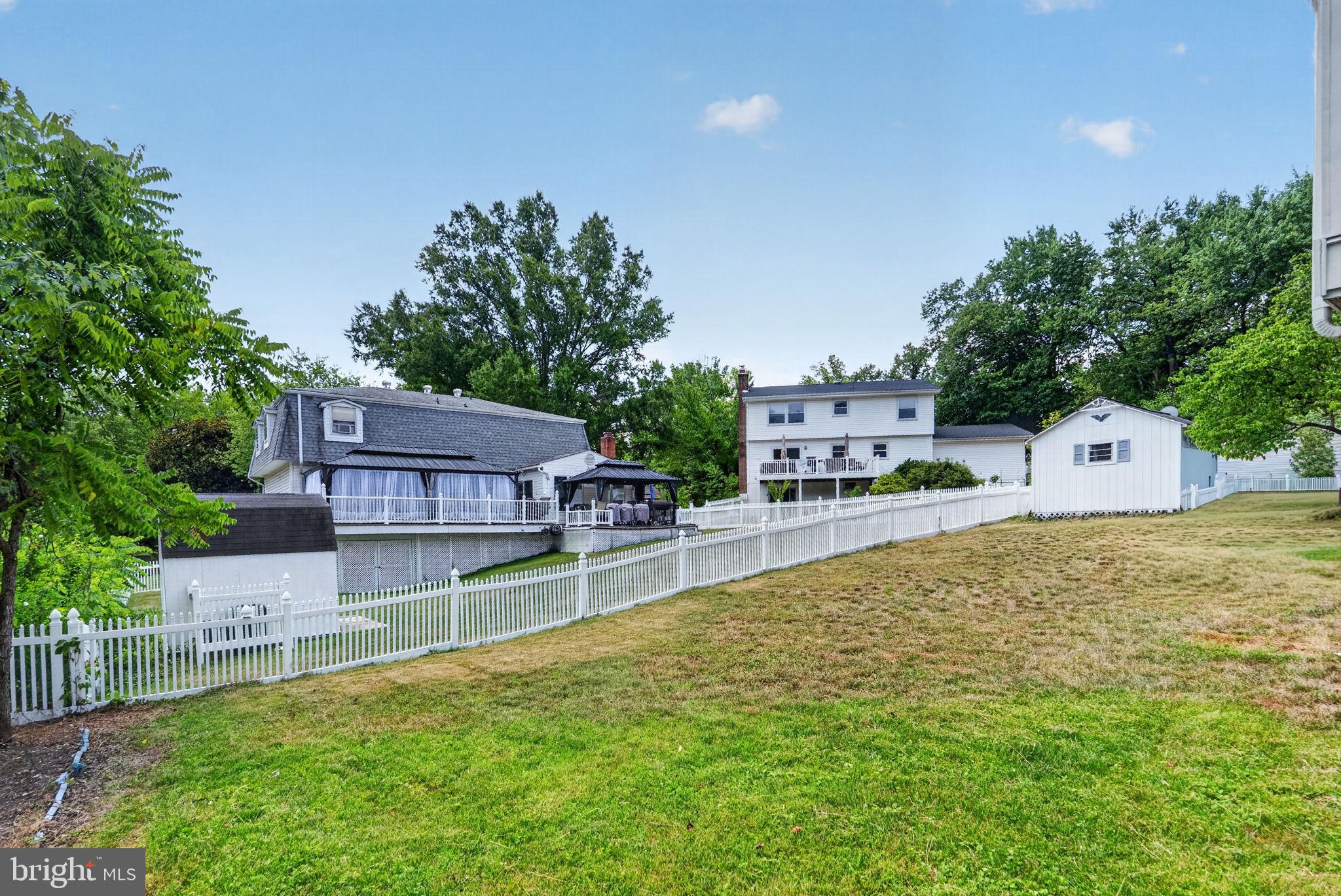 FOREST KNOLLS - Residential